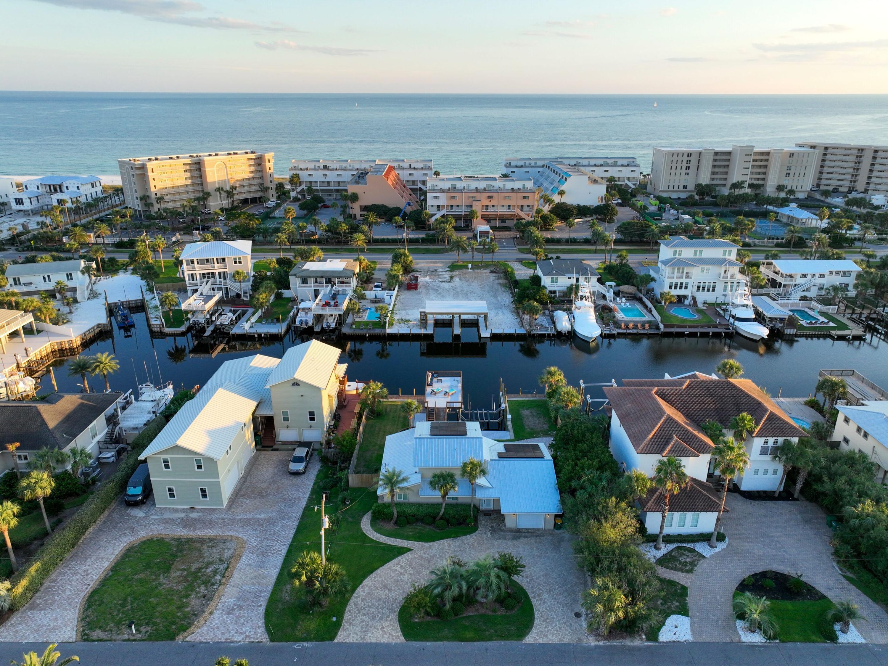 HOLIDAY ISLE - Residential