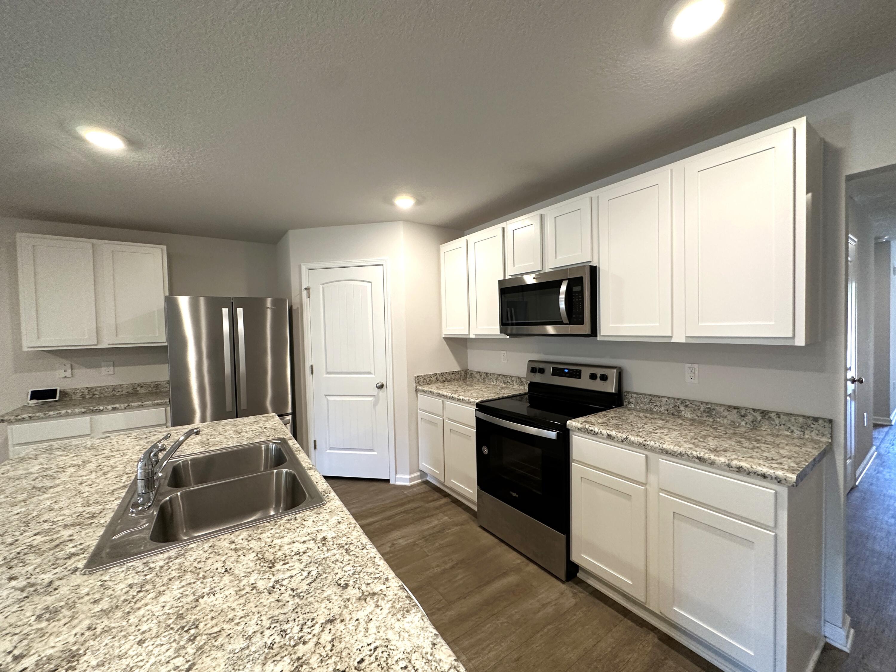 ASHTIN ESTATES - Residential Lease