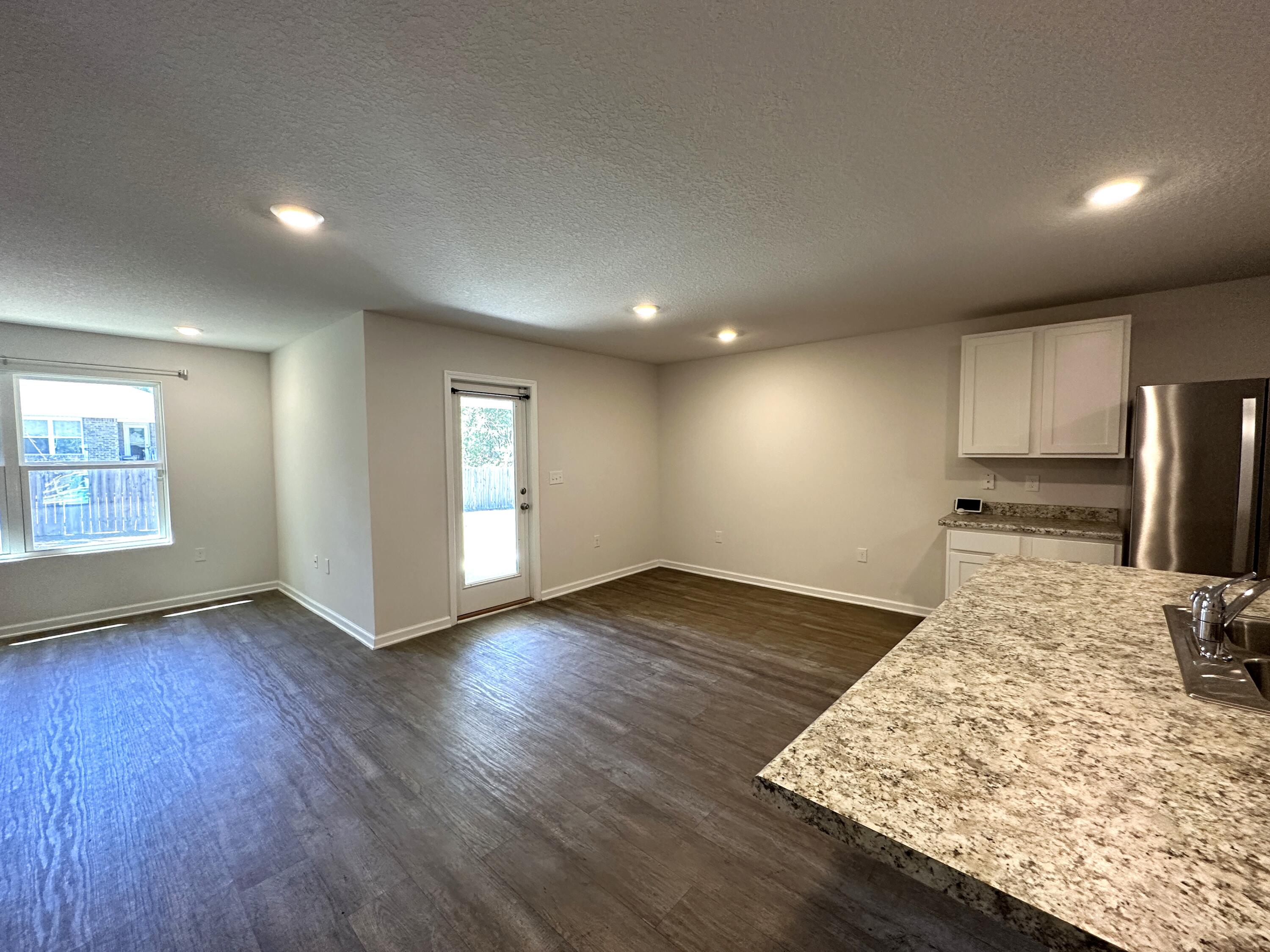 ASHTIN ESTATES - Residential Lease