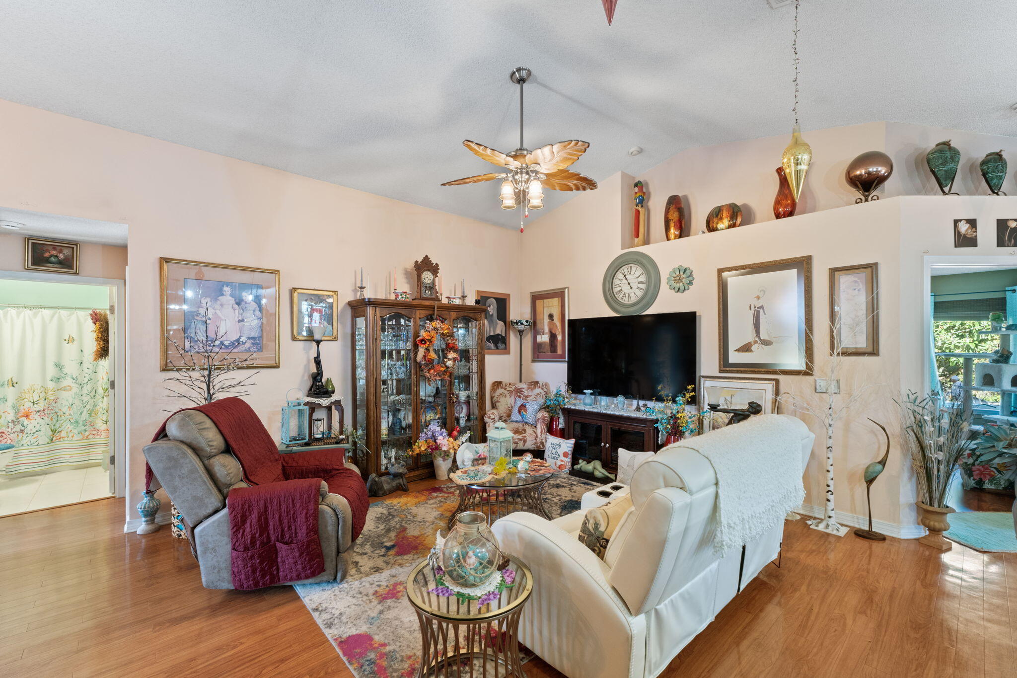 HIDDEN SHORES - Residential