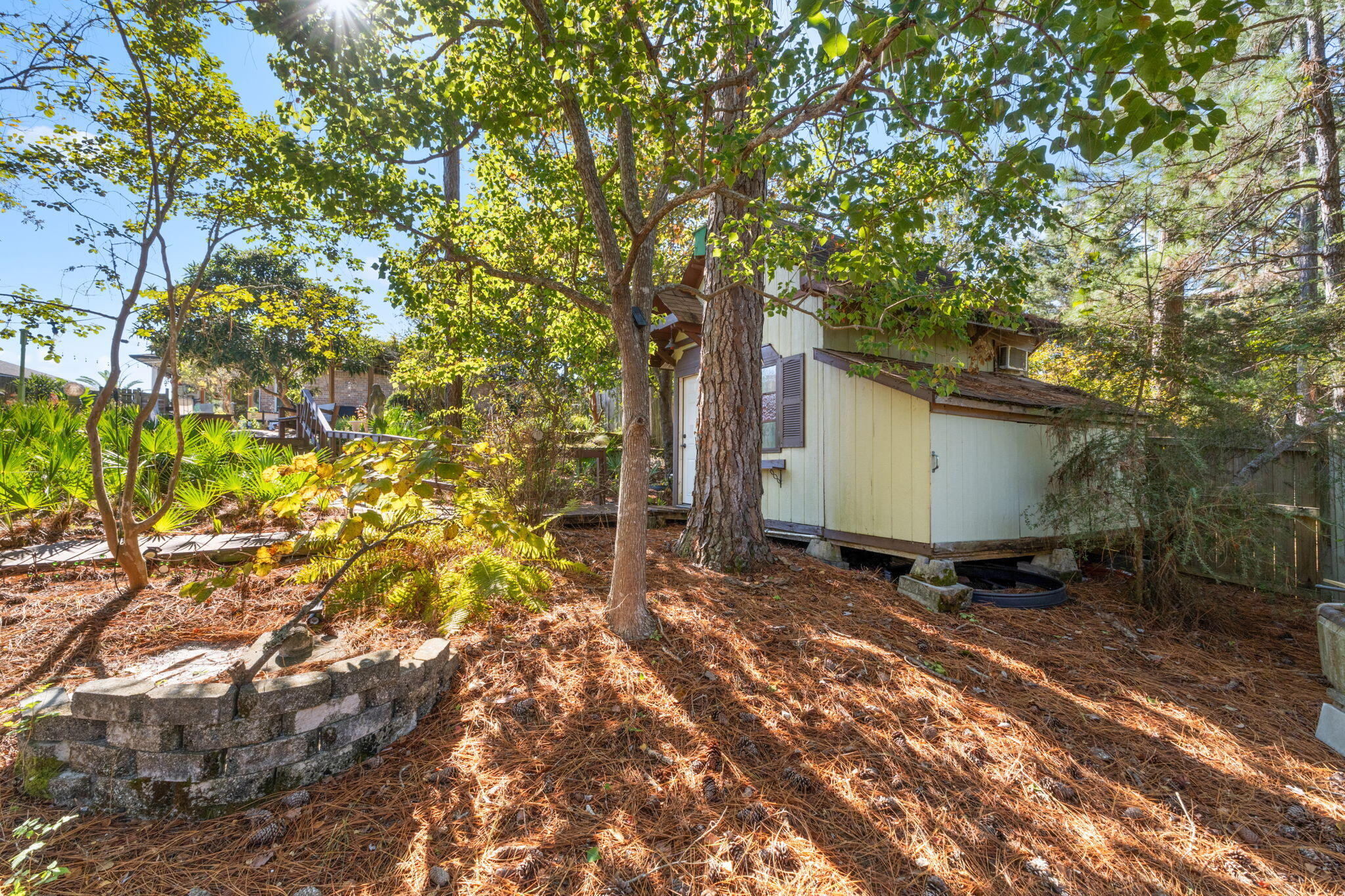 HIDDEN SHORES - Residential