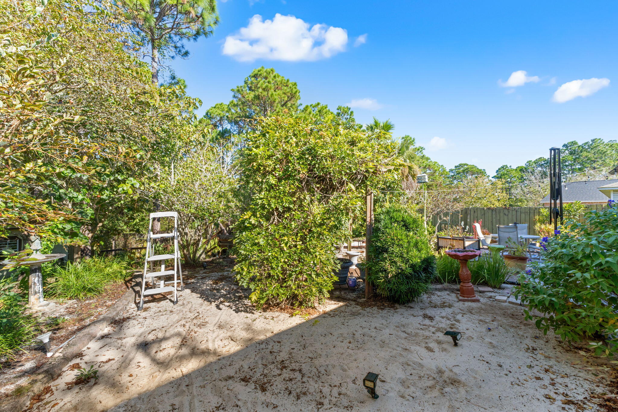 HIDDEN SHORES - Residential