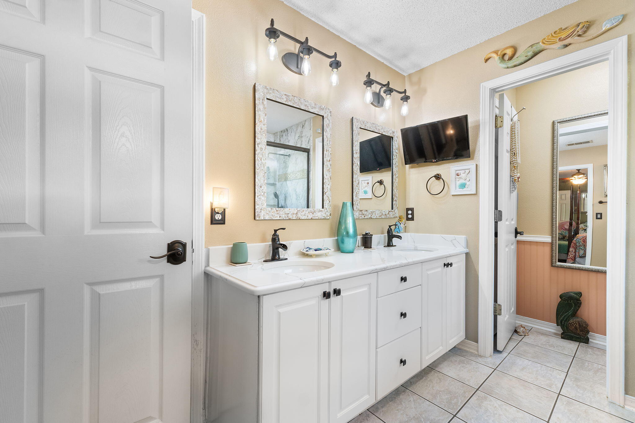 HIDDEN SHORES - Residential