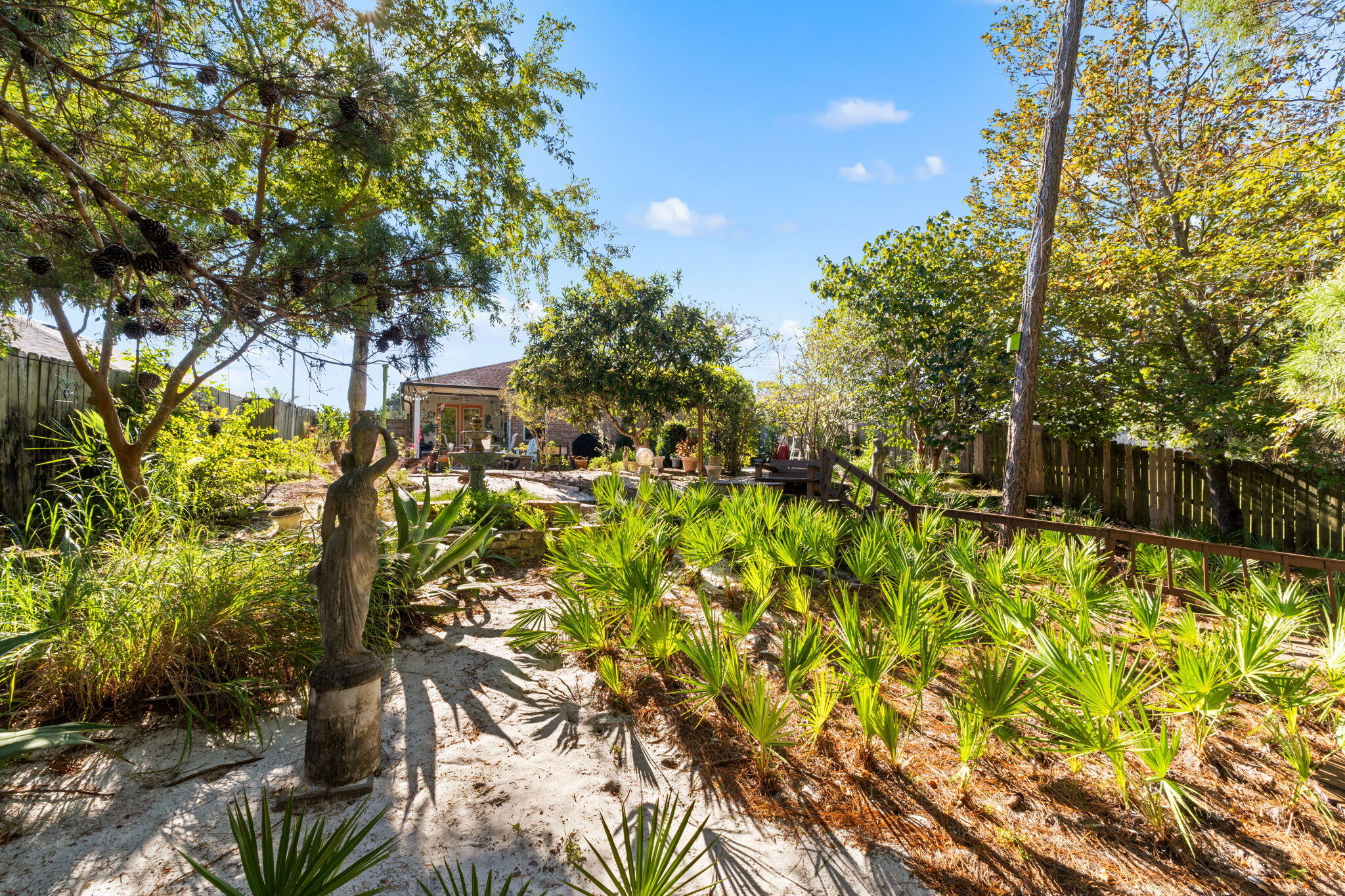 HIDDEN SHORES - Residential