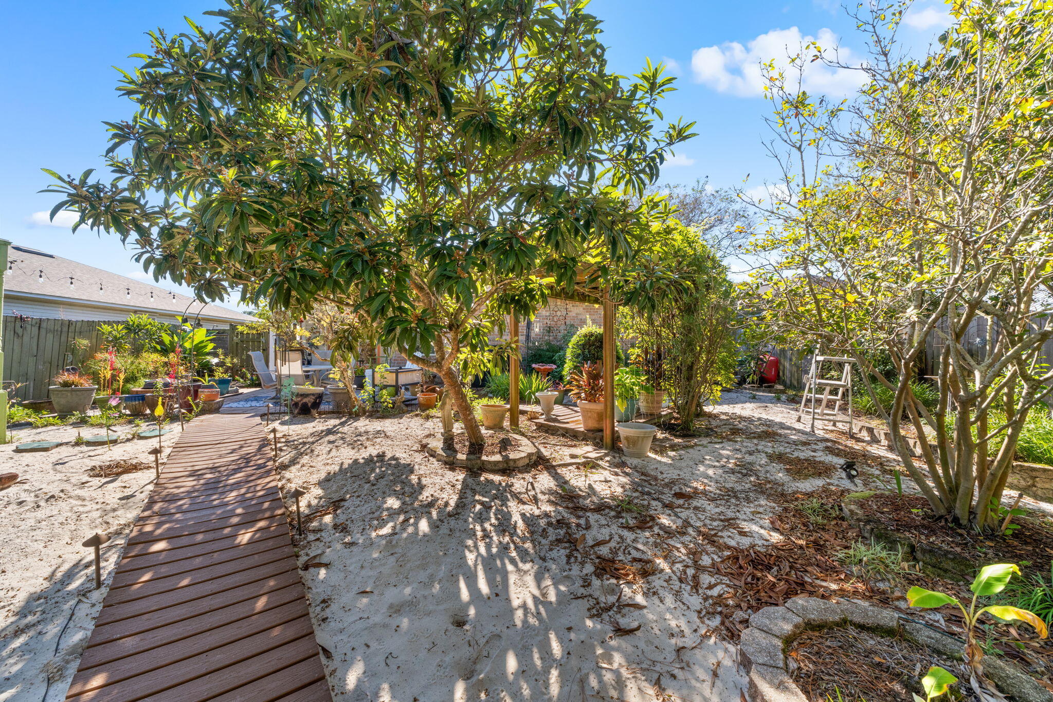 HIDDEN SHORES - Residential