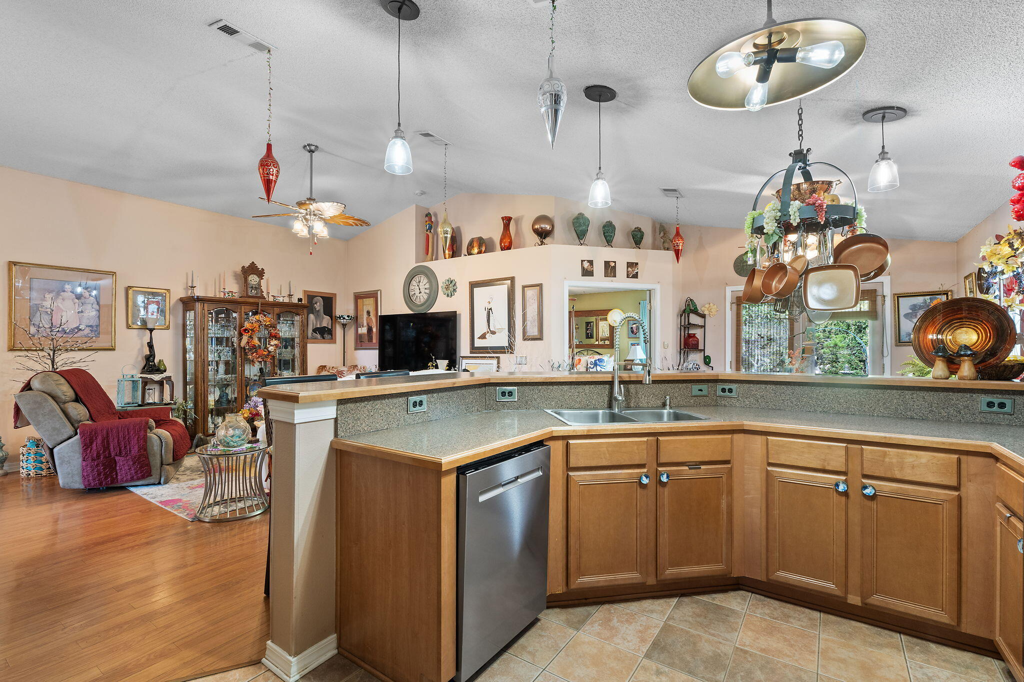 HIDDEN SHORES - Residential