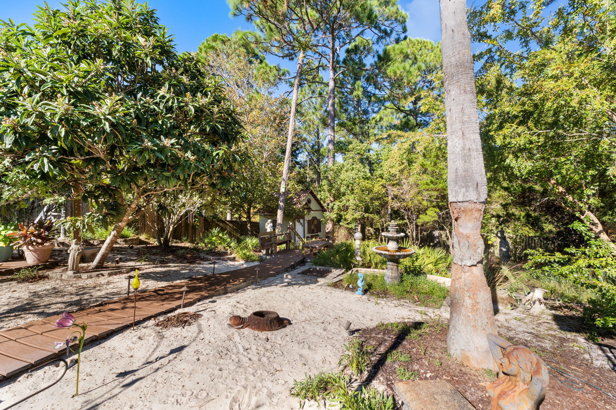 HIDDEN SHORES - Residential