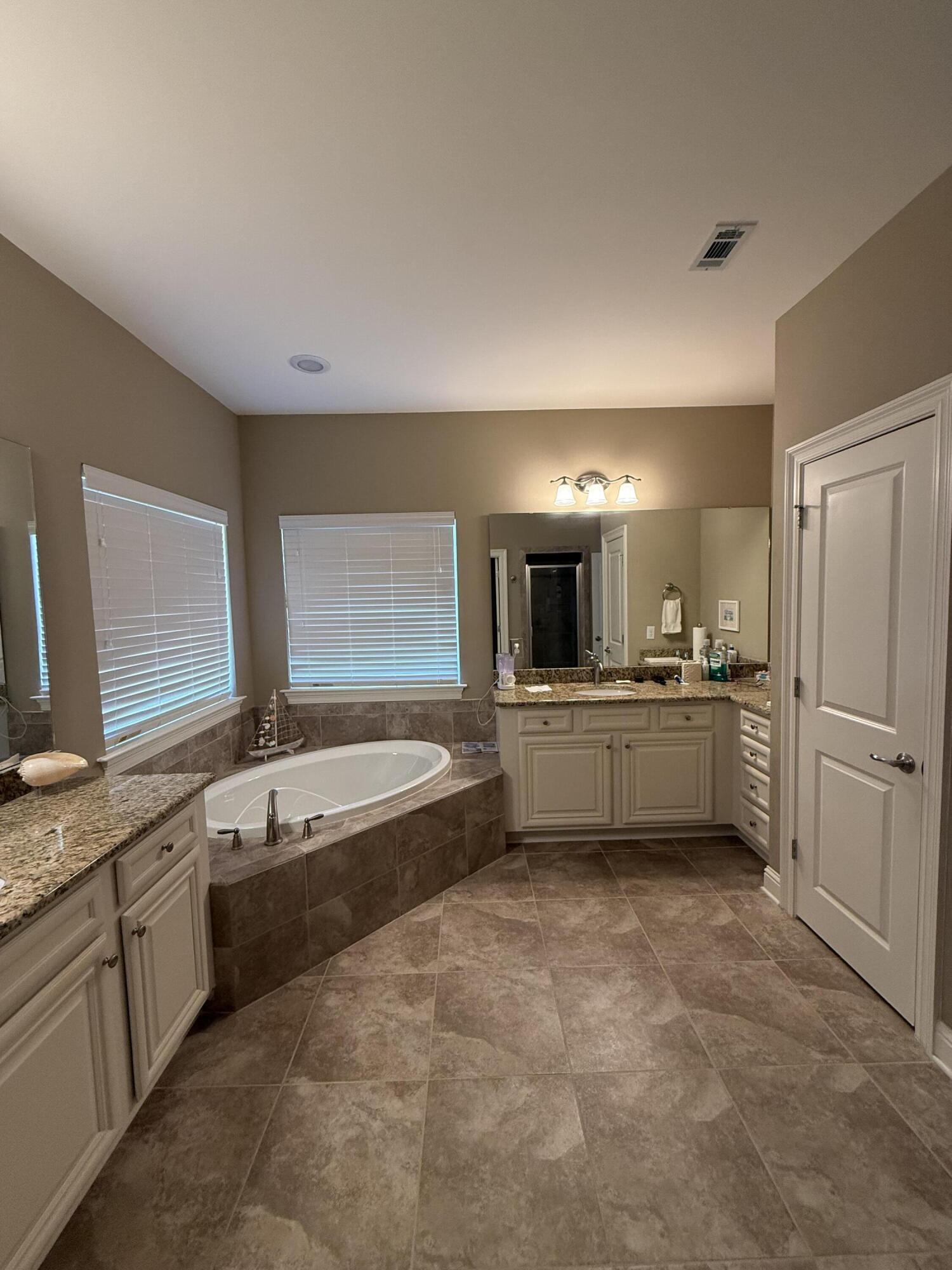 HAWK'S LANDING - Residential