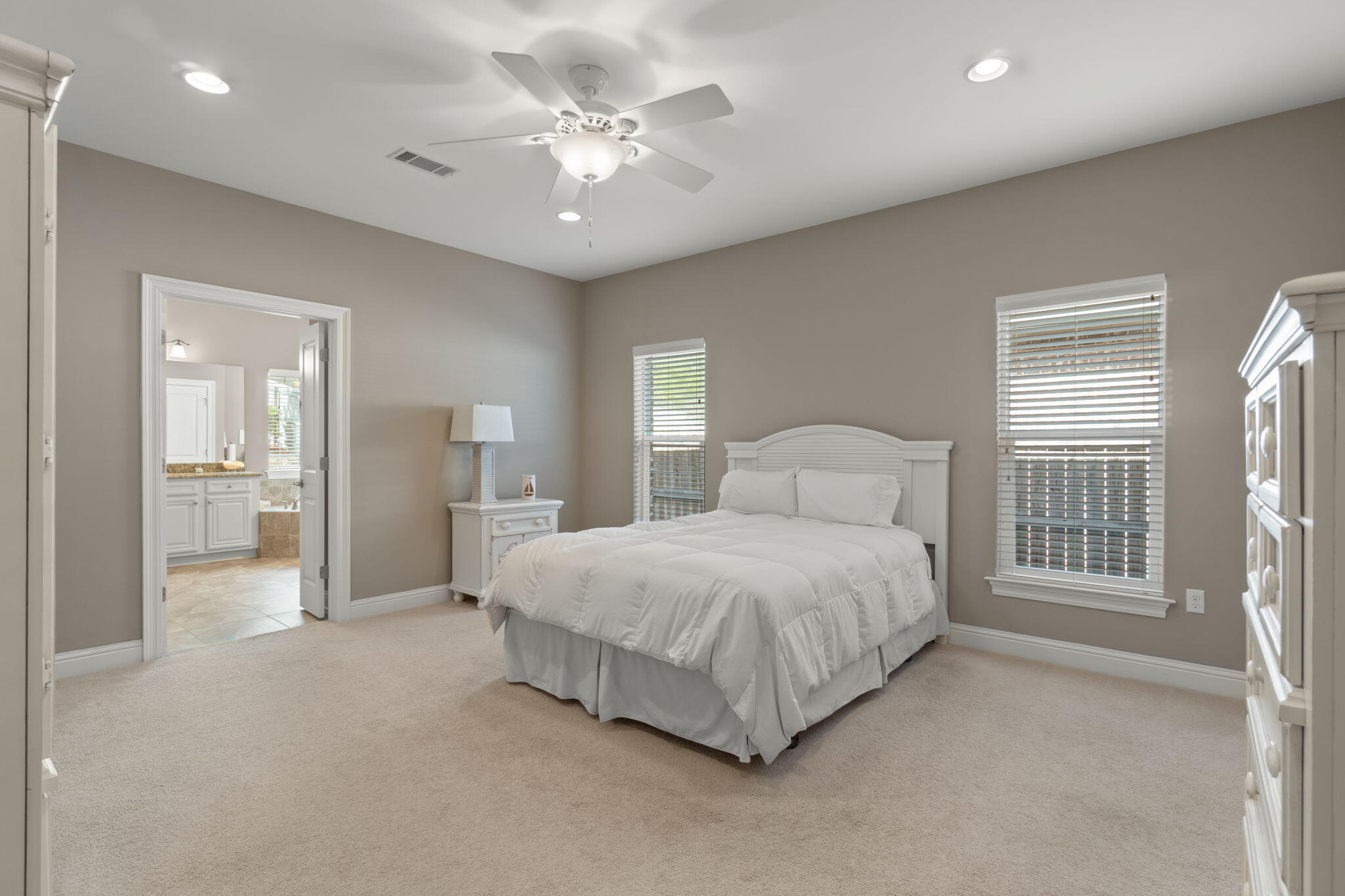 HAWK'S LANDING - Residential