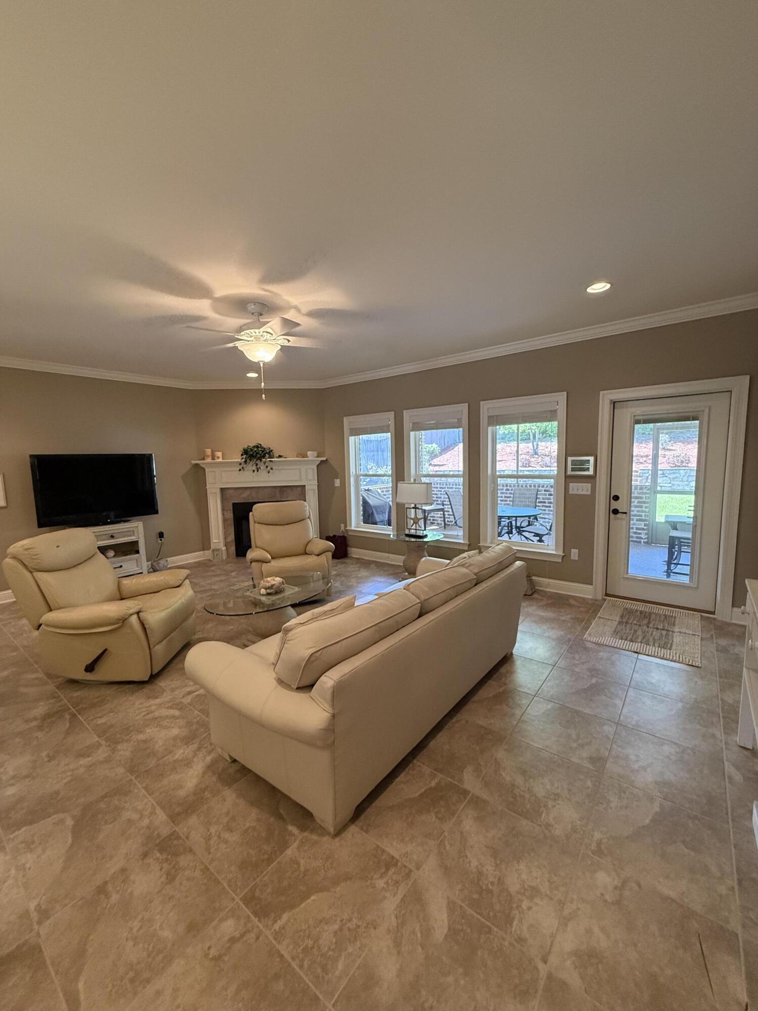 HAWK'S LANDING - Residential