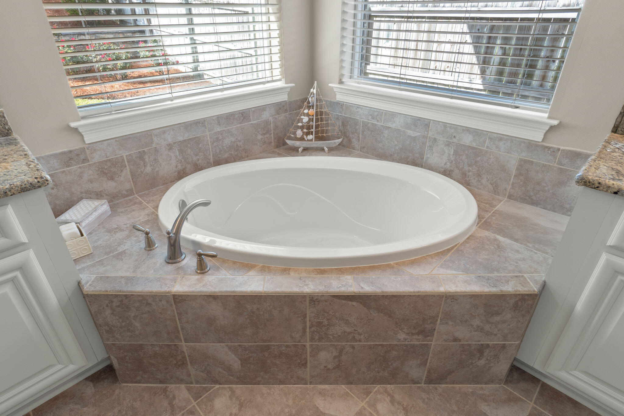 HAWK'S LANDING - Residential