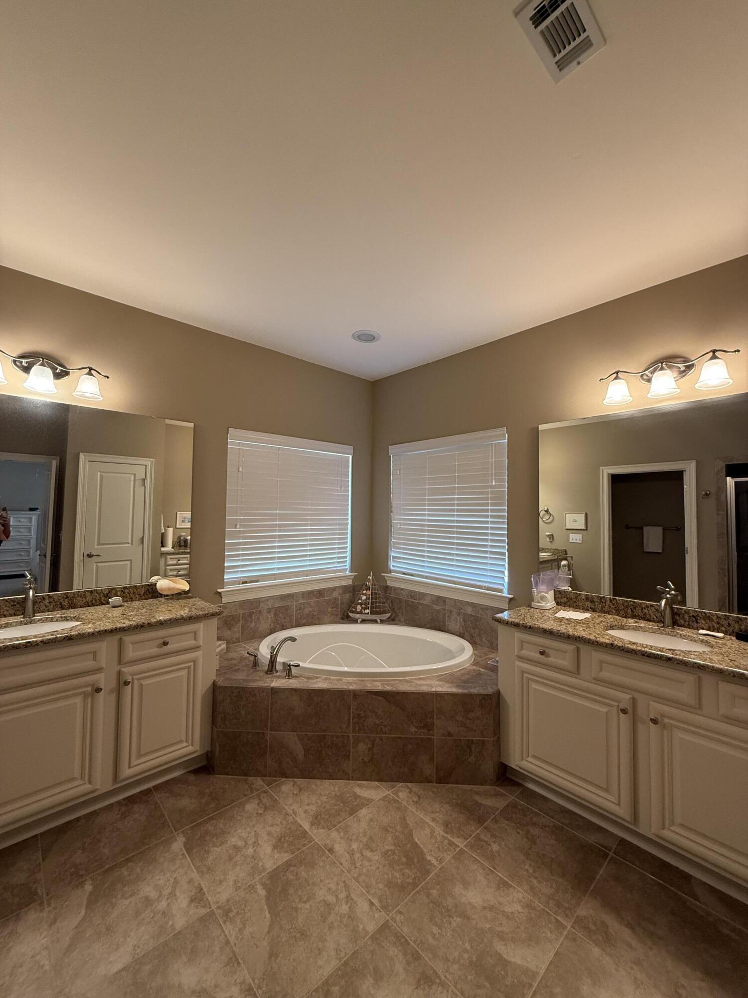 HAWK'S LANDING - Residential