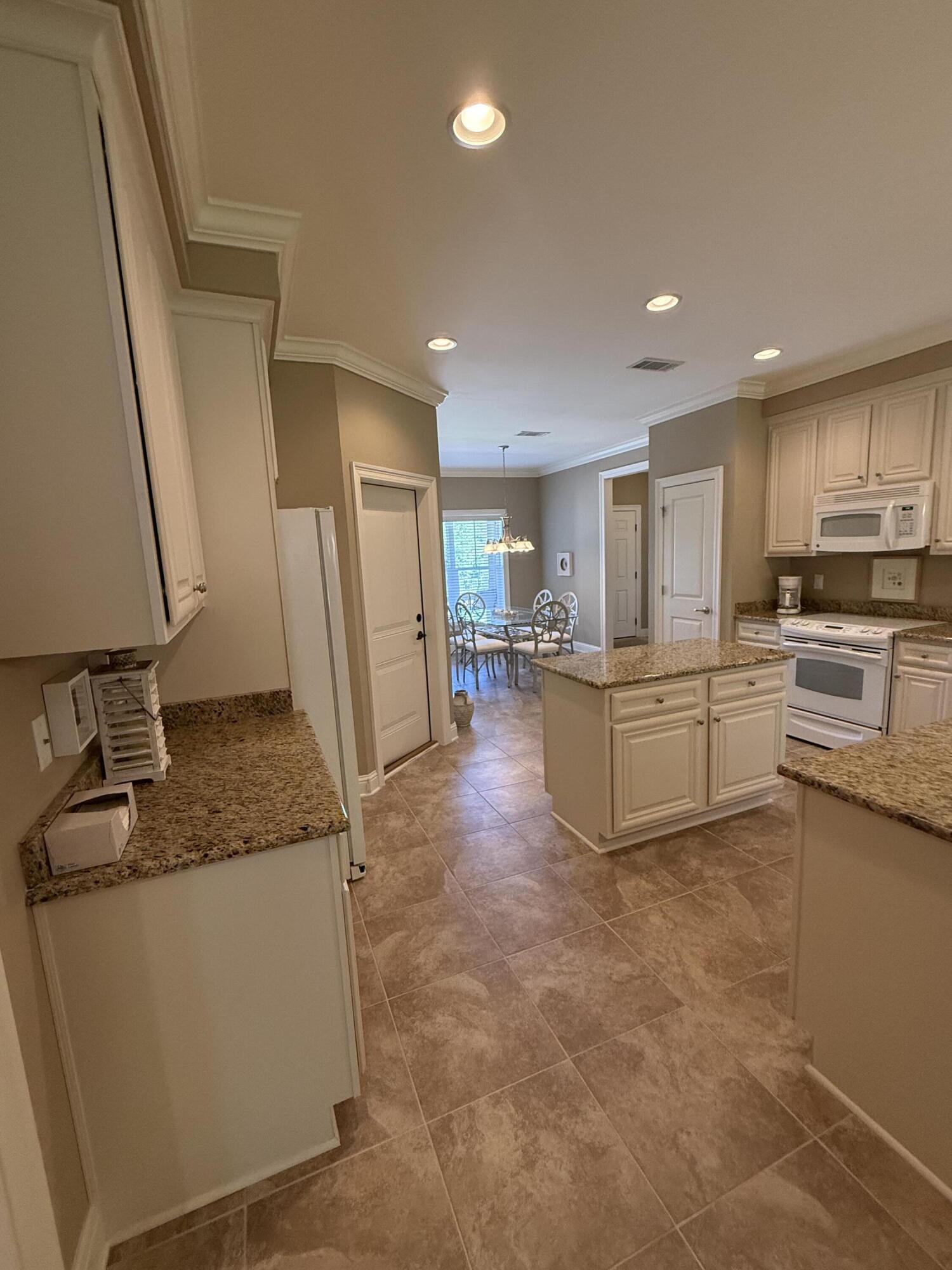 HAWK'S LANDING - Residential