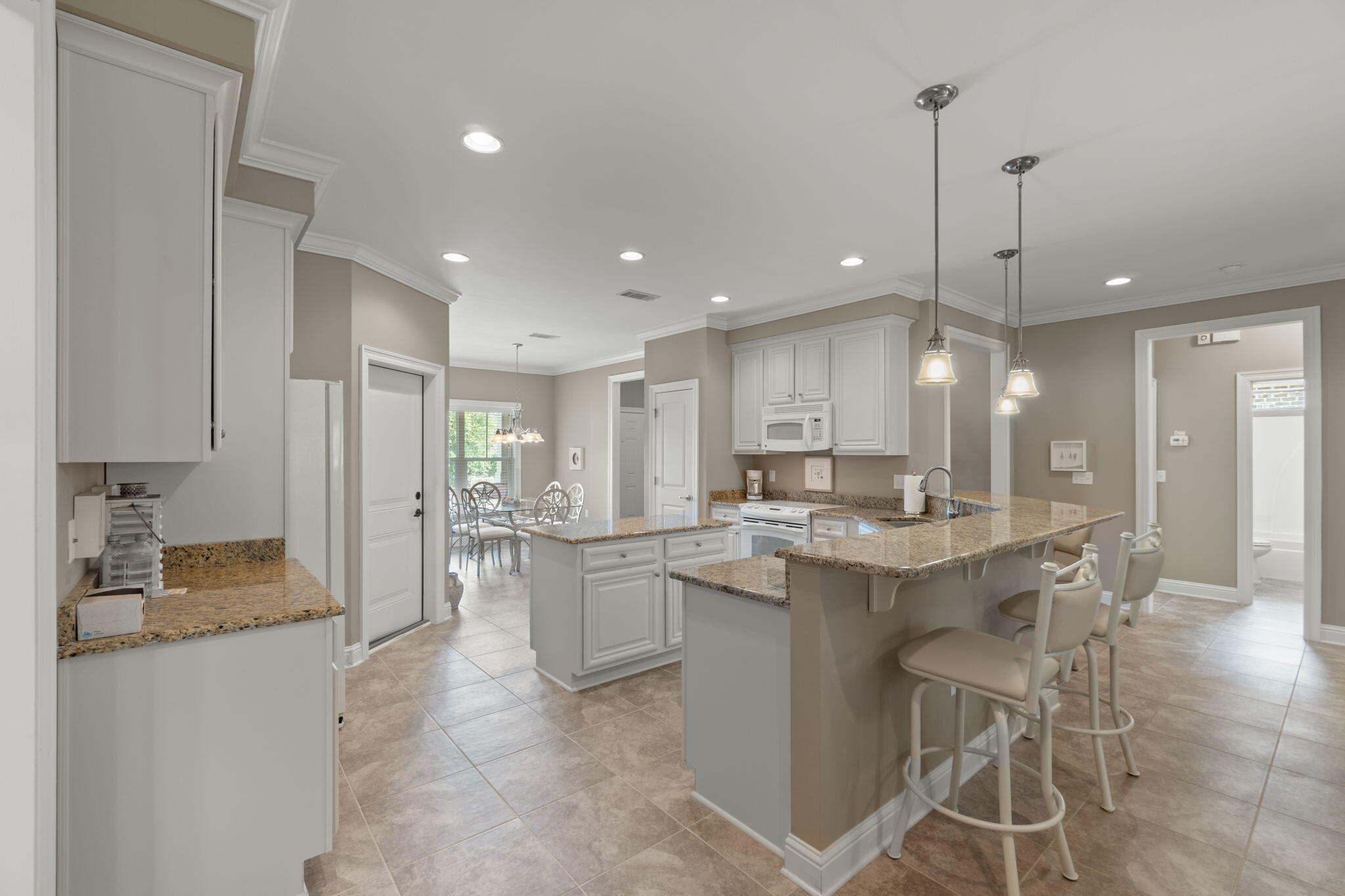 HAWK'S LANDING - Residential