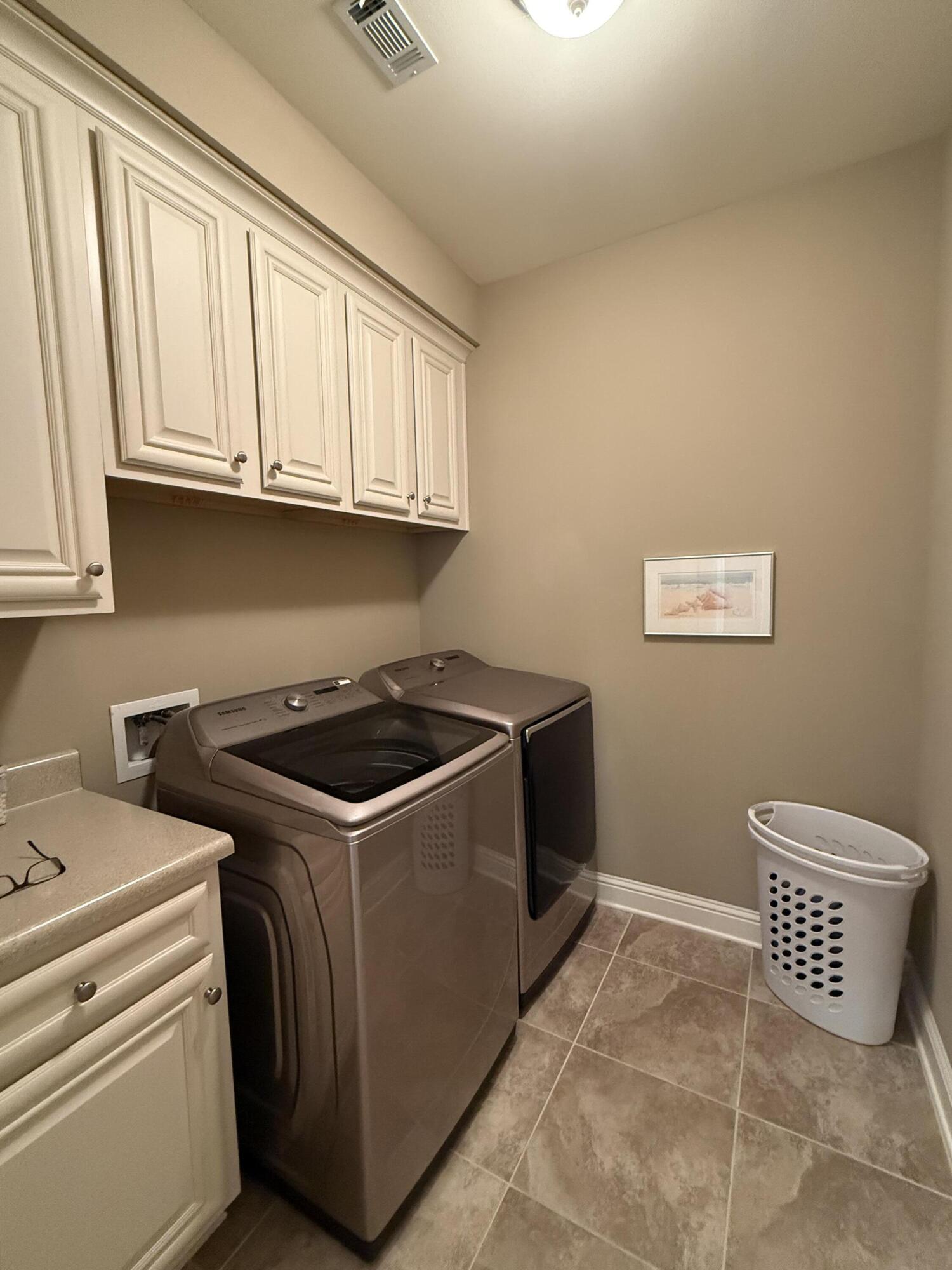 HAWK'S LANDING - Residential