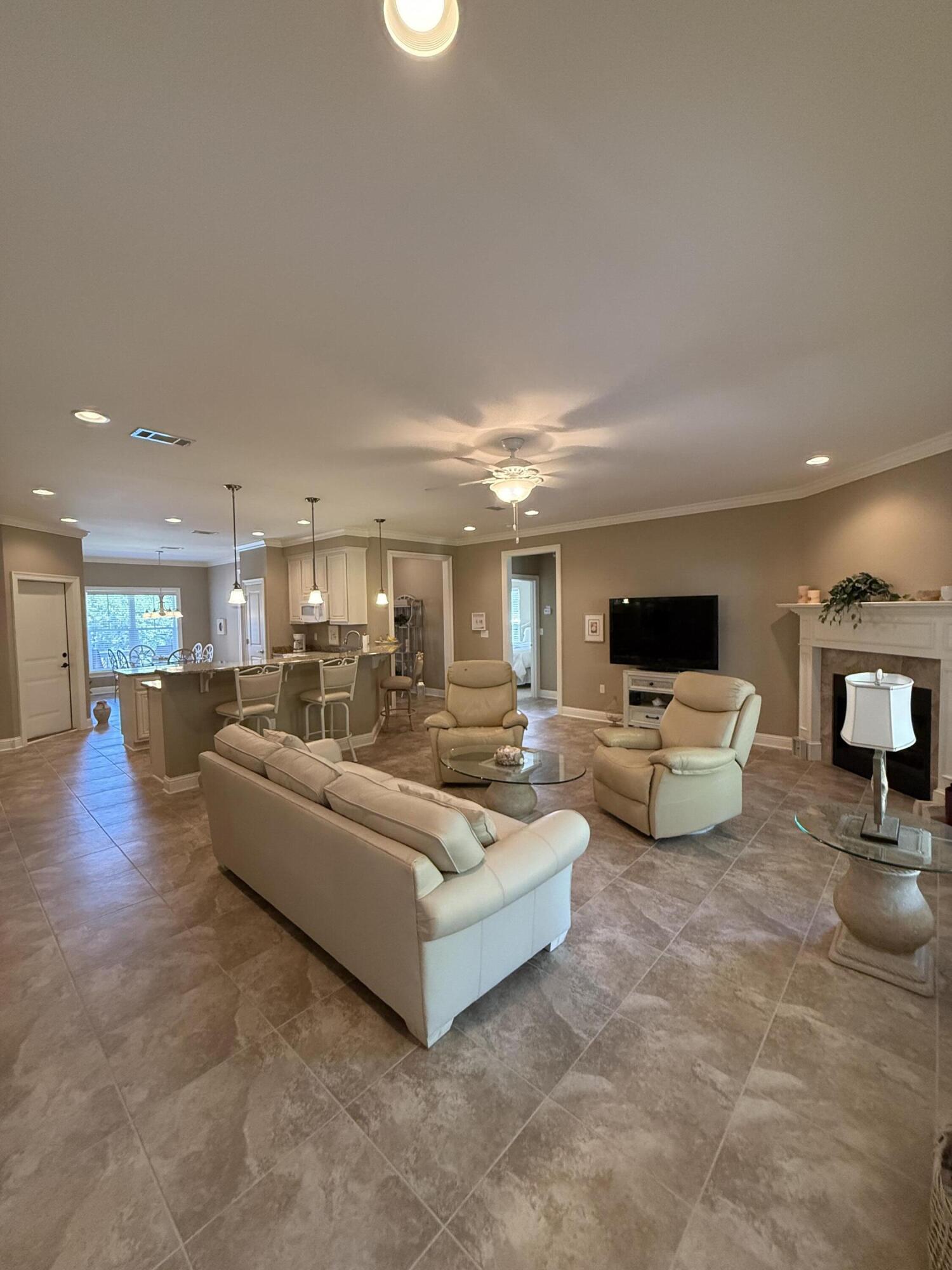 HAWK'S LANDING - Residential