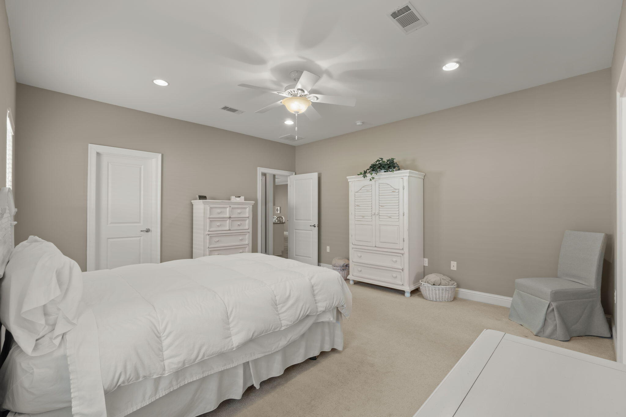 HAWK'S LANDING - Residential