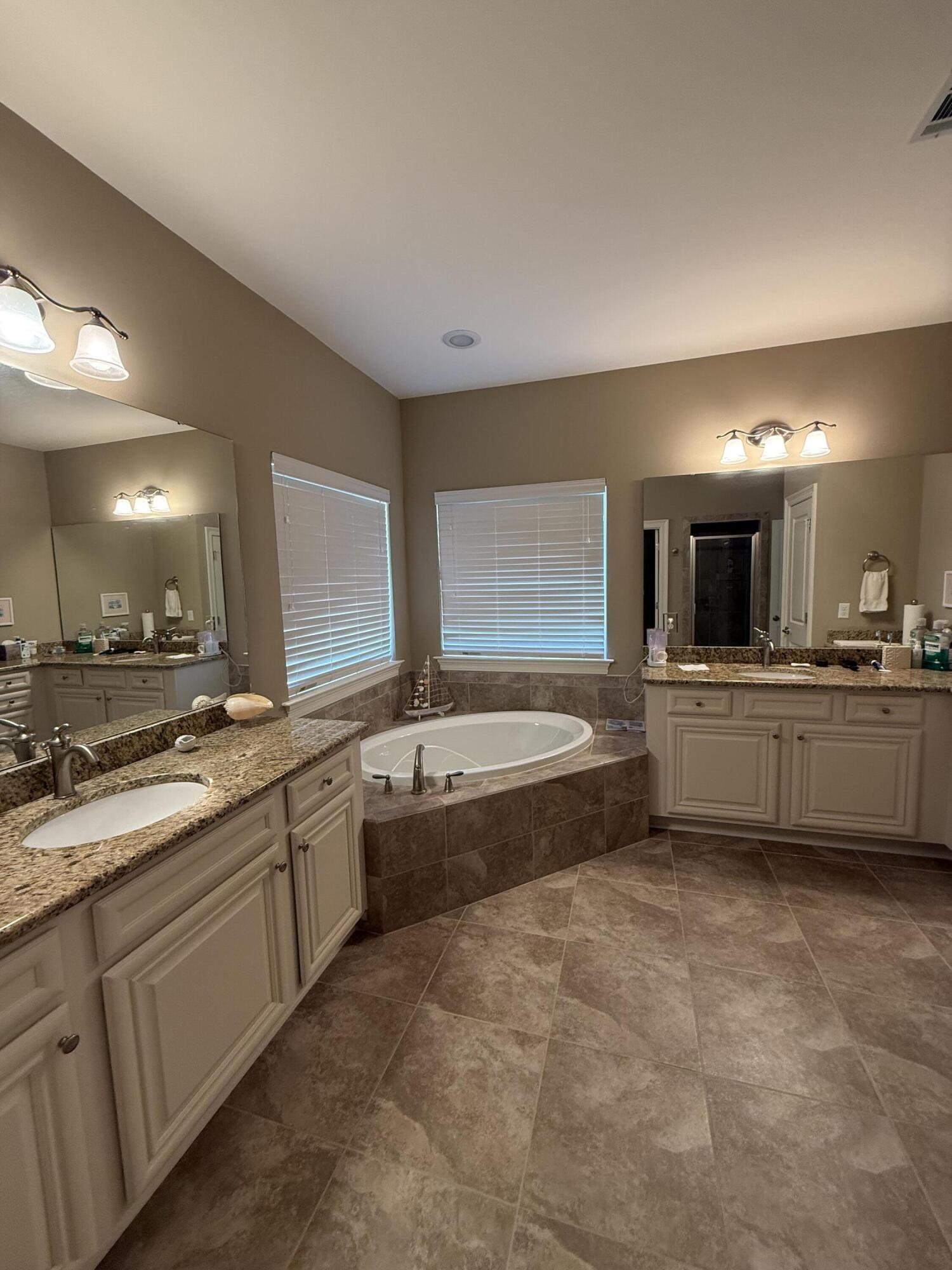 HAWK'S LANDING - Residential