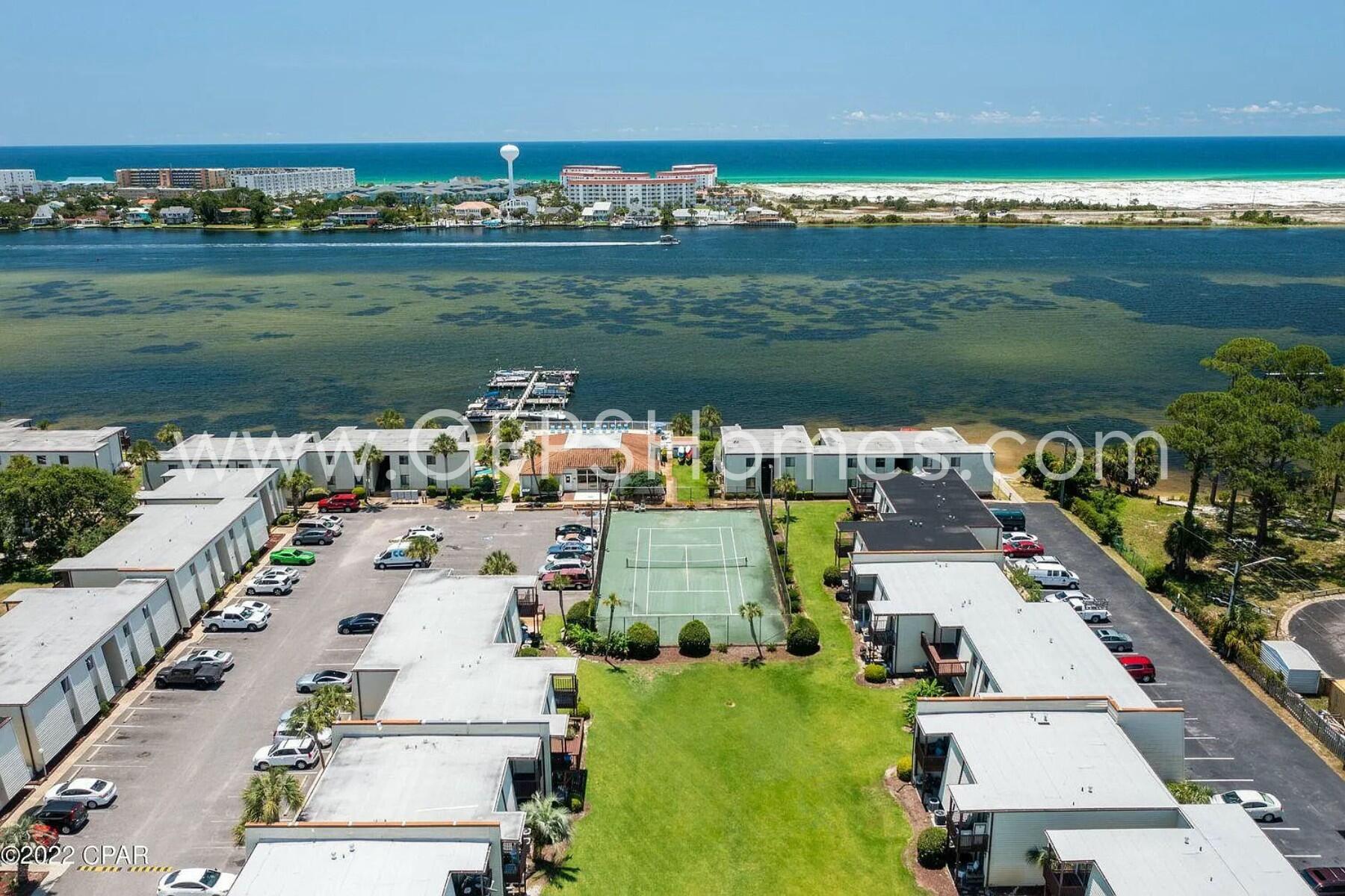 FOUNTAINHEAD CONDO - Residential Lease