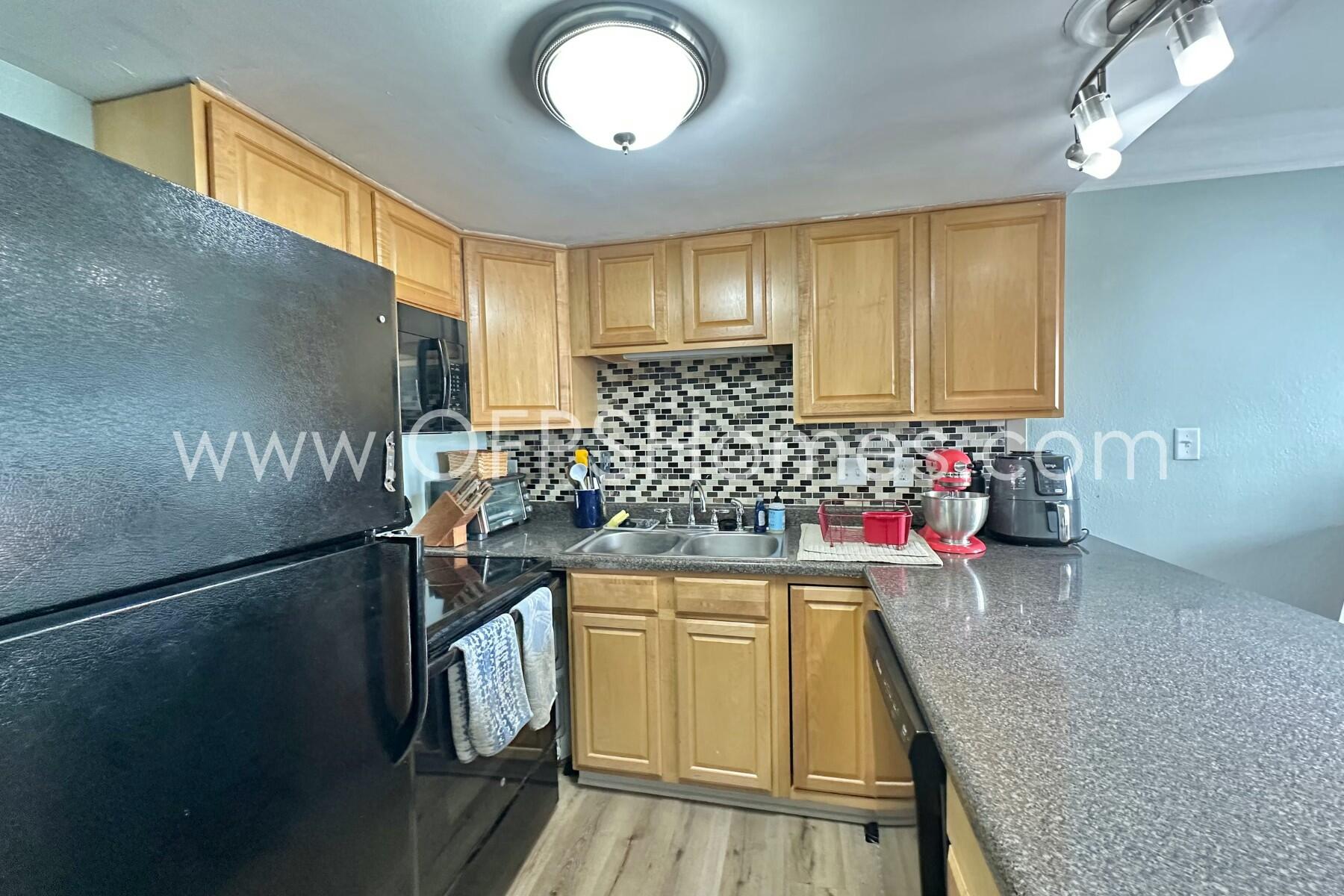 FOUNTAINHEAD CONDO - Residential Lease