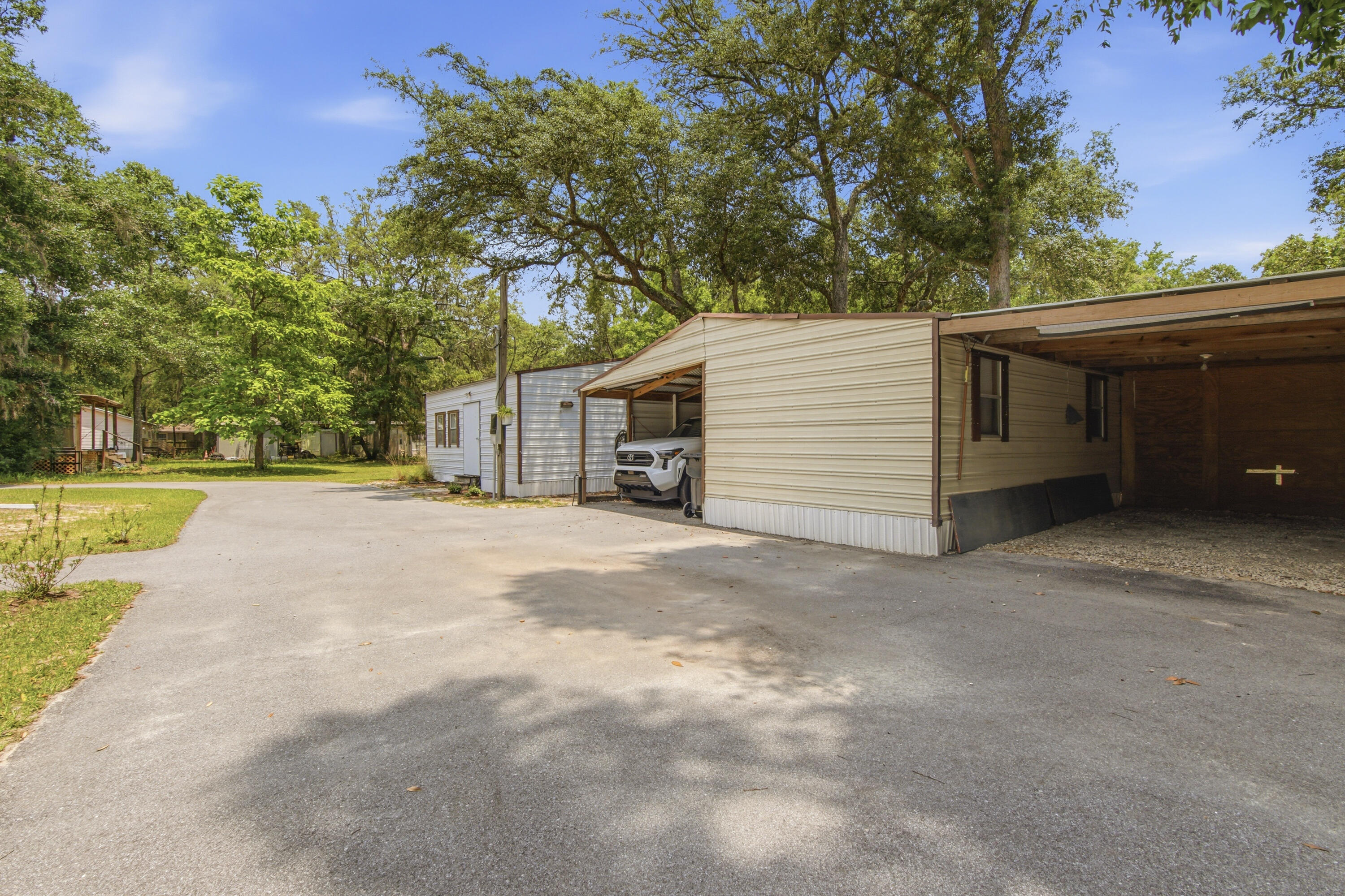 MAGNOLIA BAY - Residential
