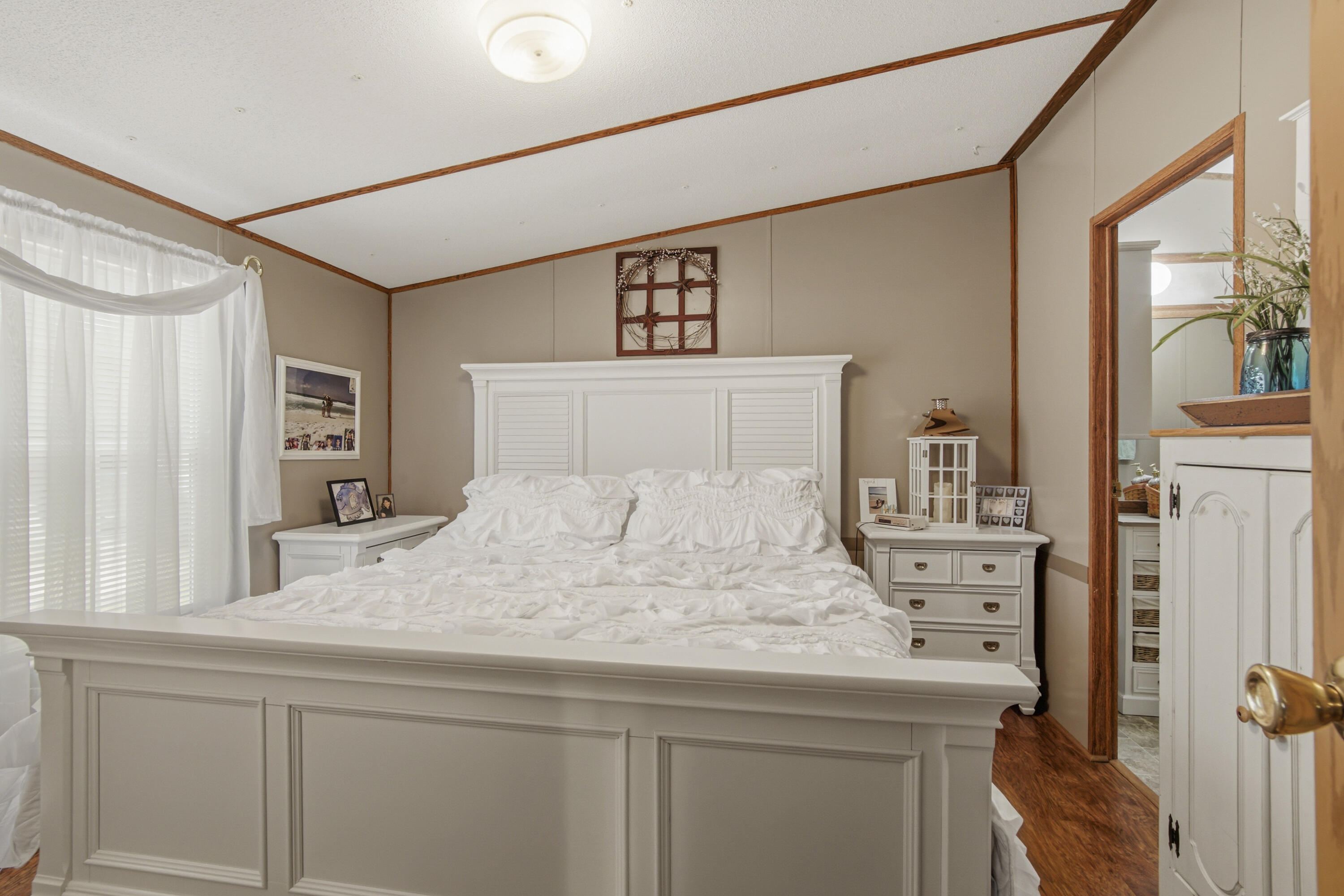 MAGNOLIA BAY - Residential