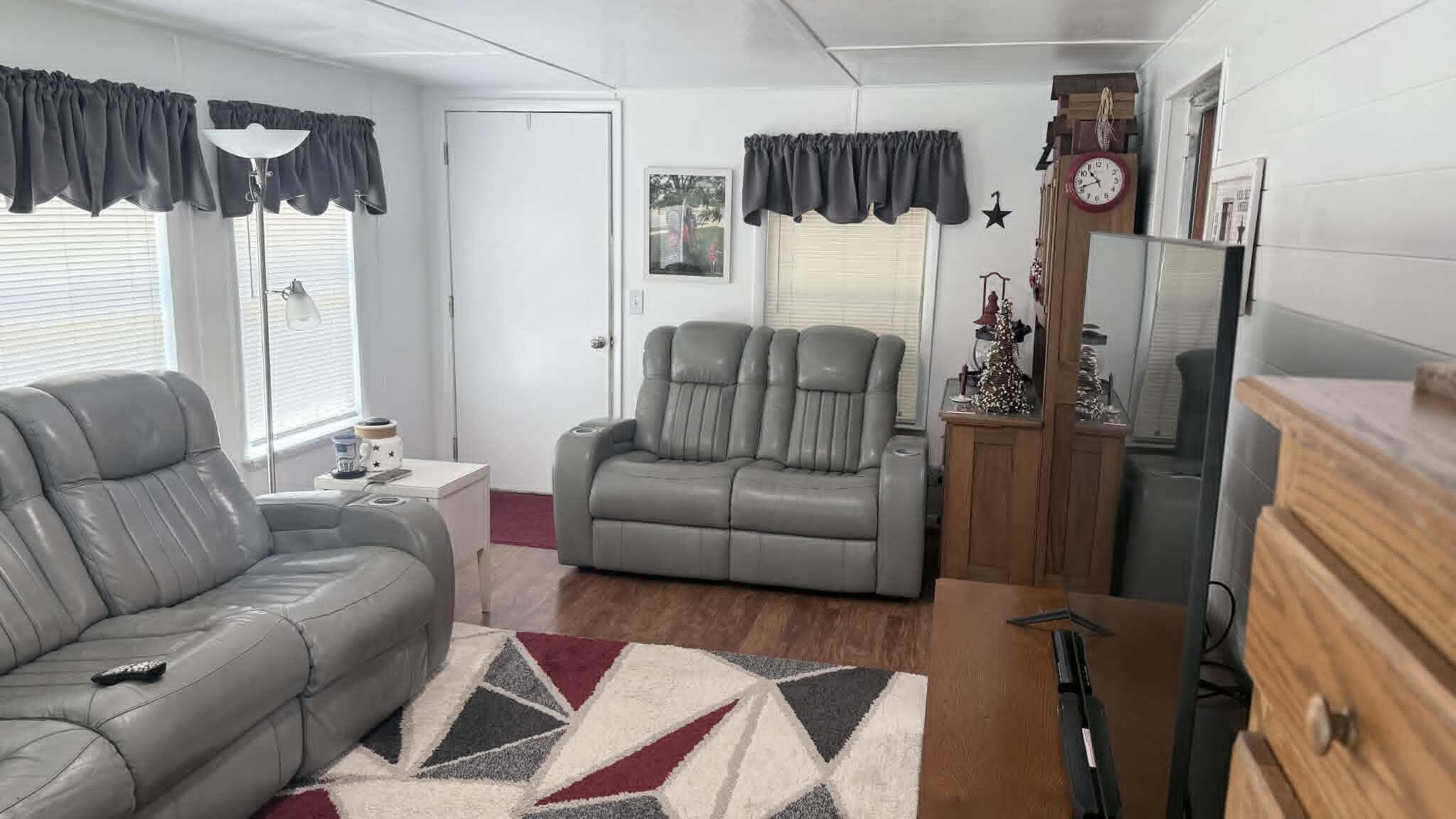 MAGNOLIA BAY - Residential