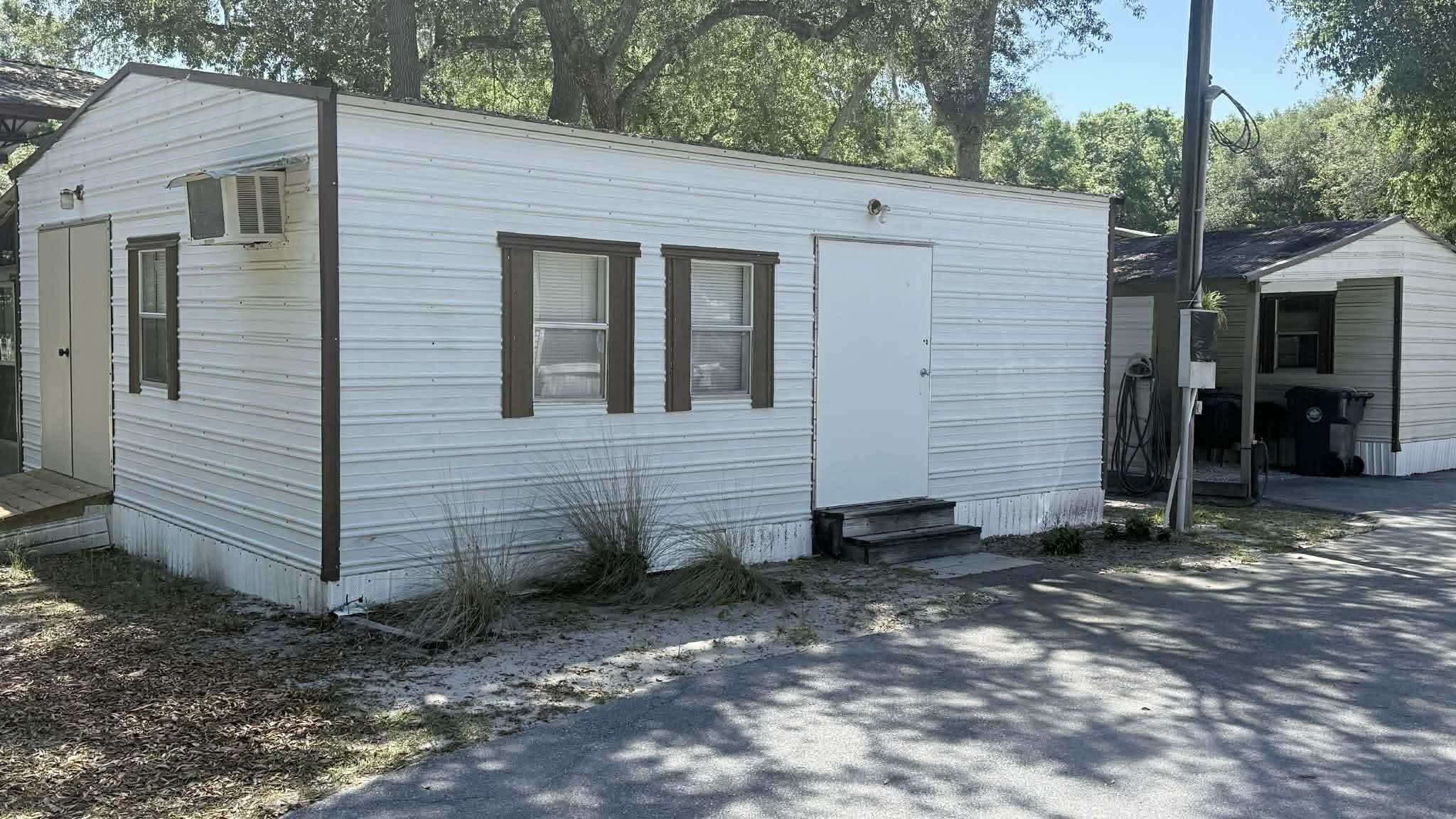 MAGNOLIA BAY - Residential