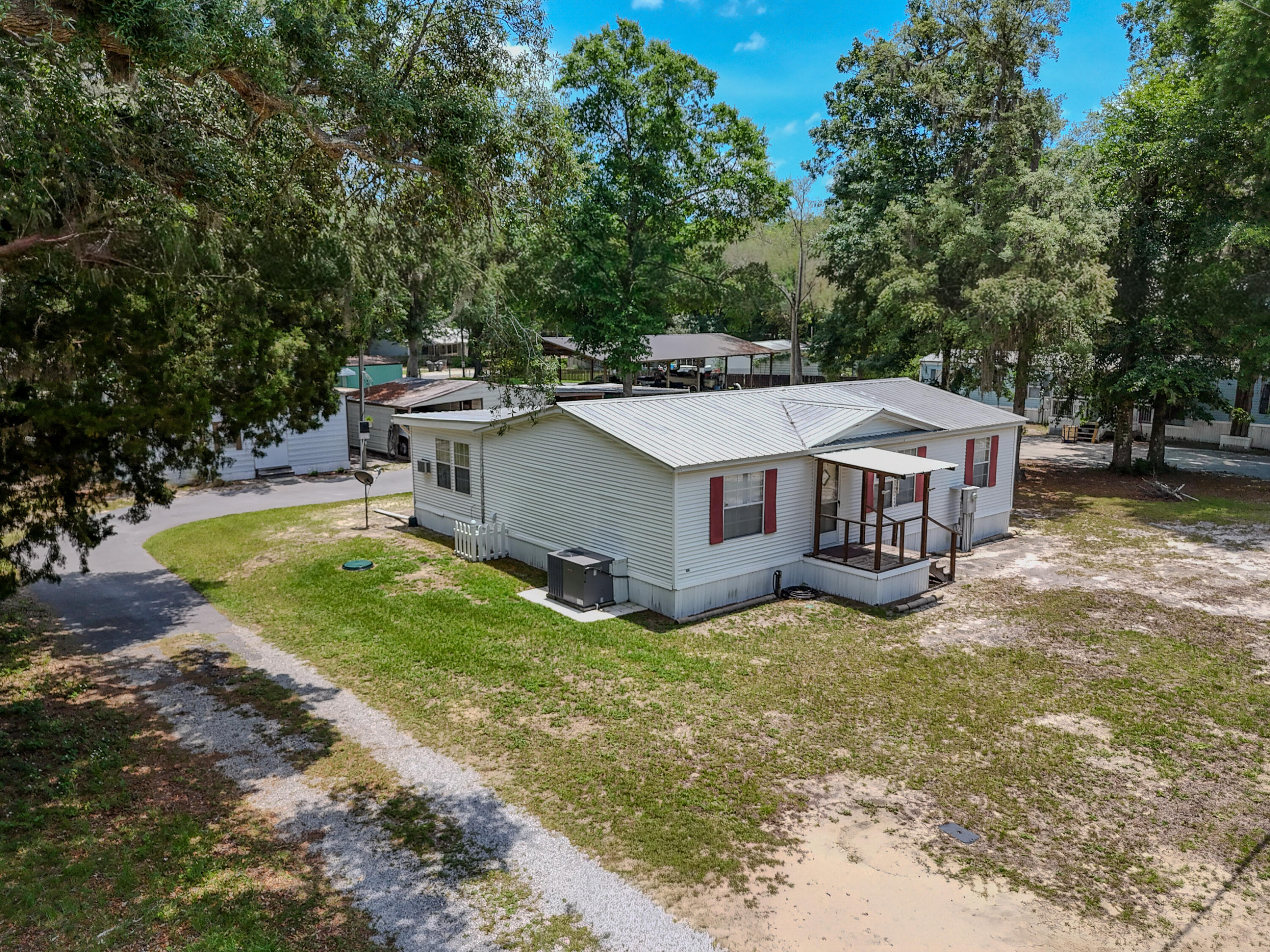 MAGNOLIA BAY - Residential