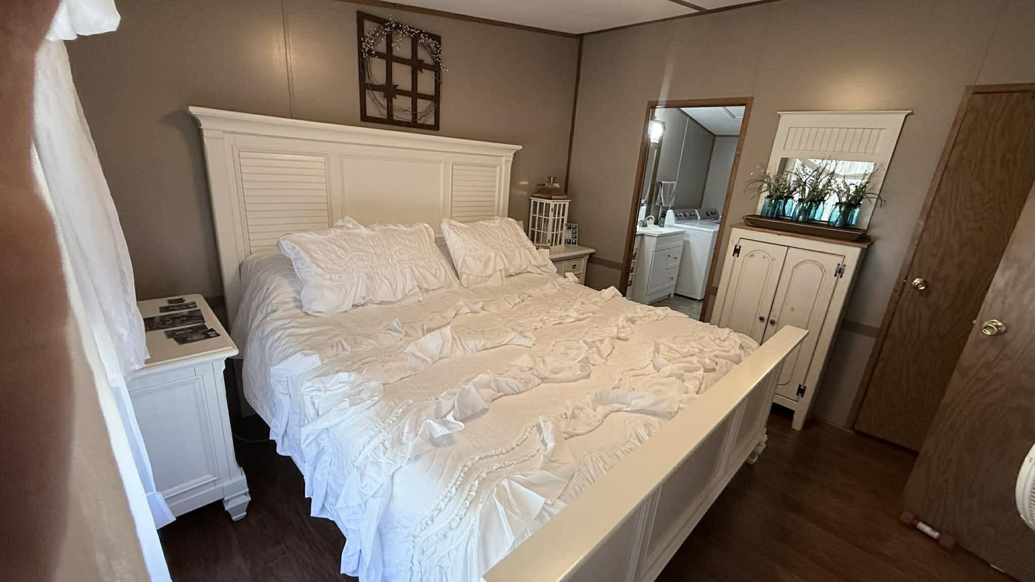 MAGNOLIA BAY - Residential