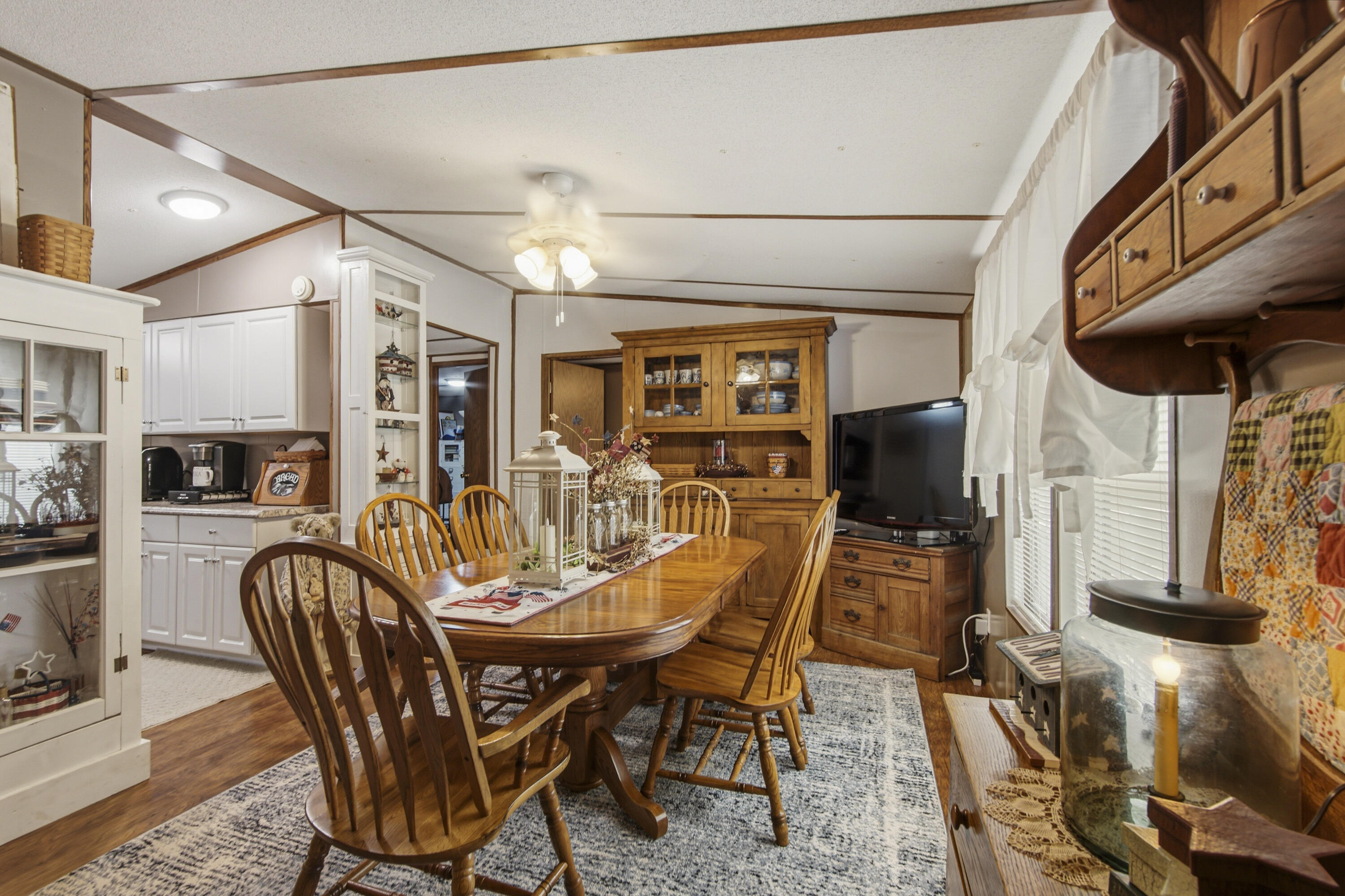 MAGNOLIA BAY - Residential