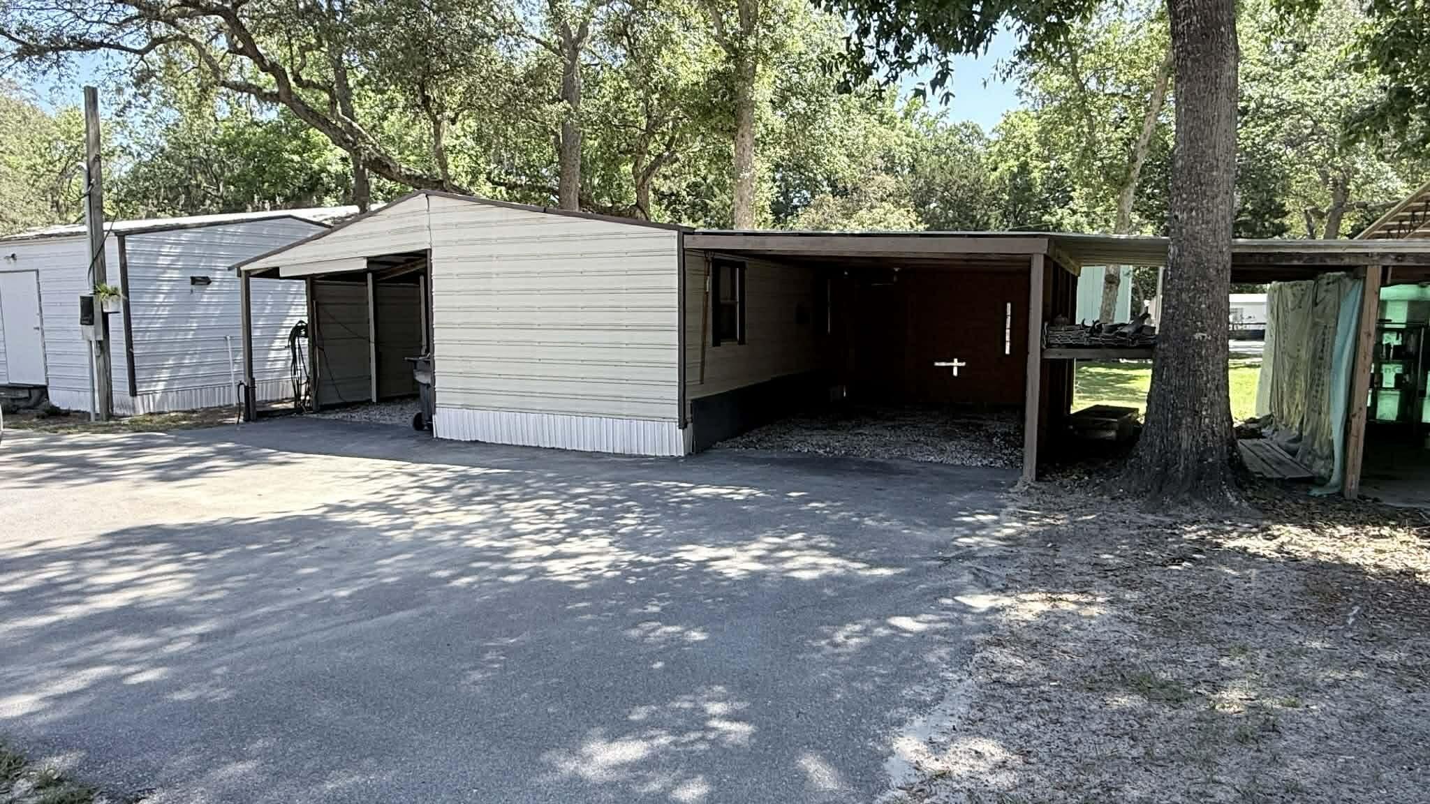 MAGNOLIA BAY - Residential