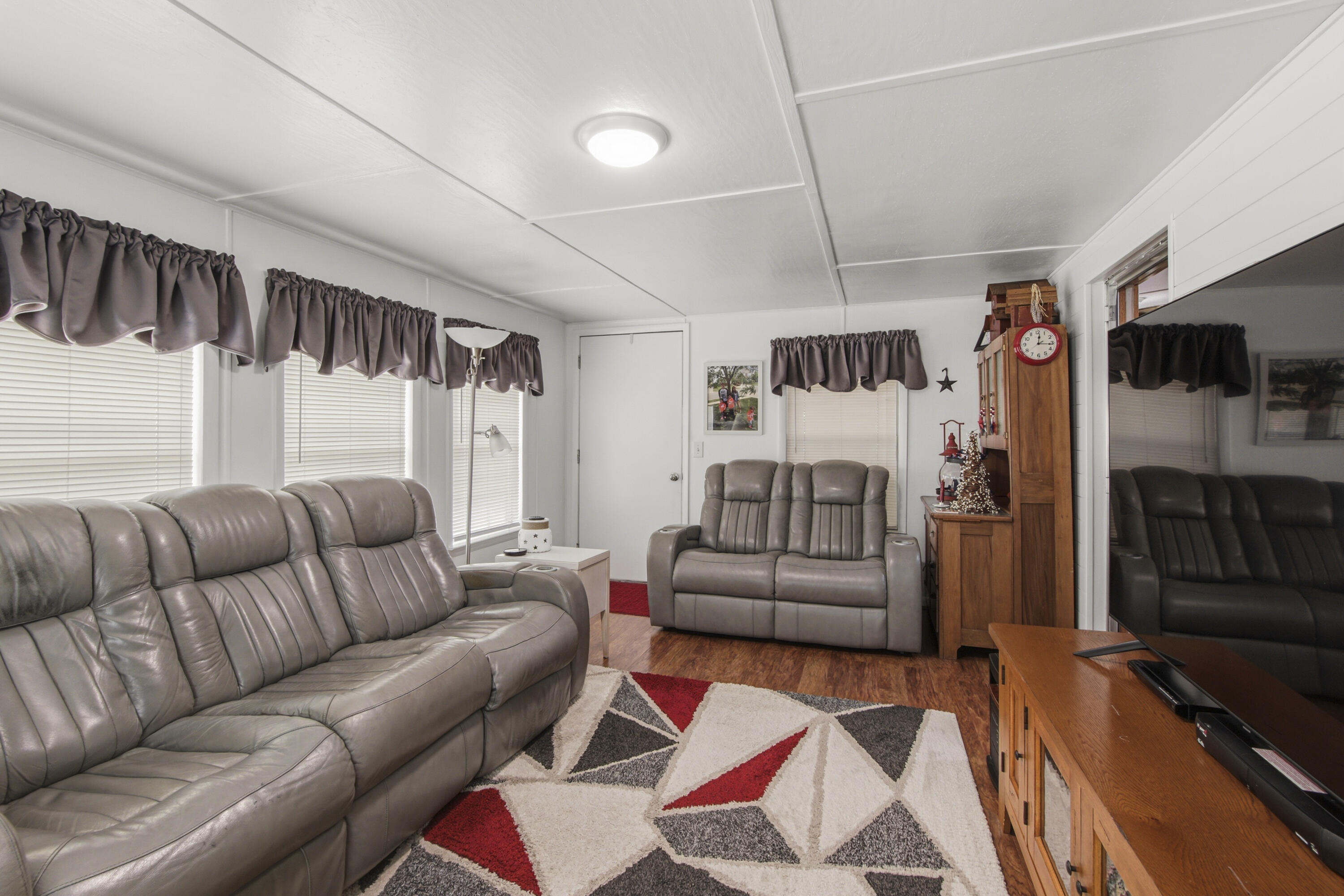 MAGNOLIA BAY - Residential