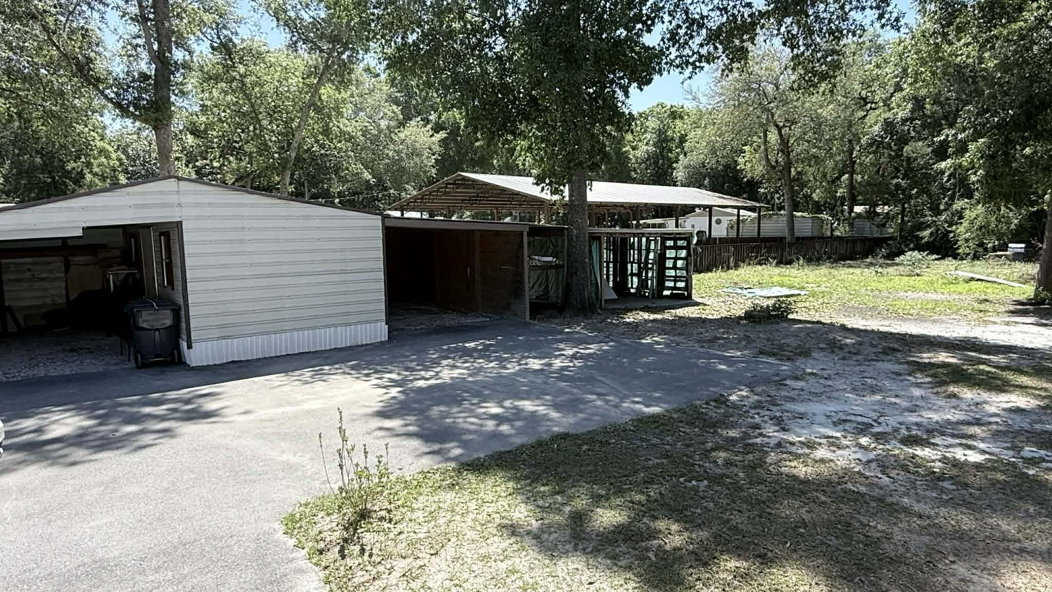 MAGNOLIA BAY - Residential