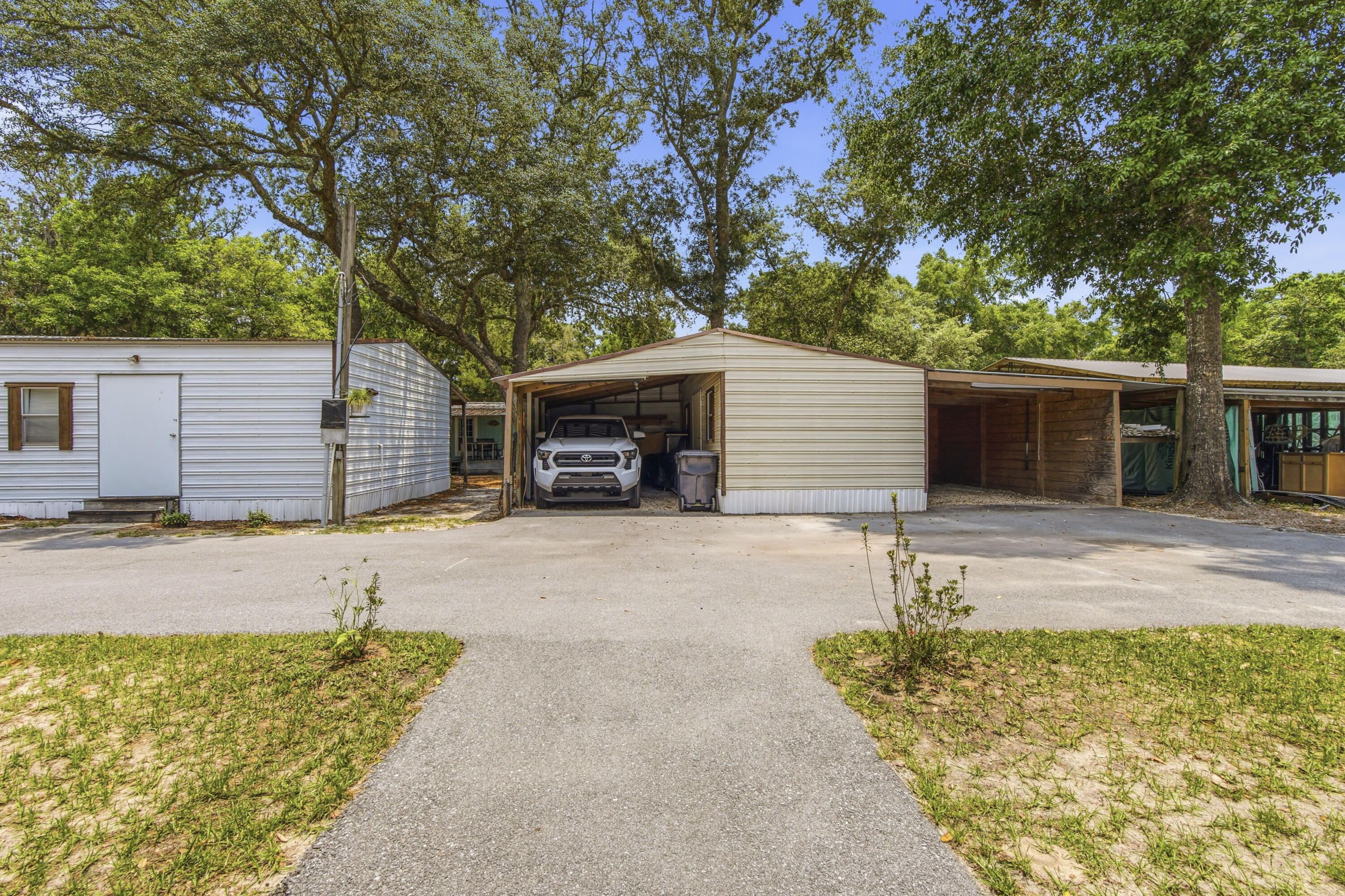MAGNOLIA BAY - Residential