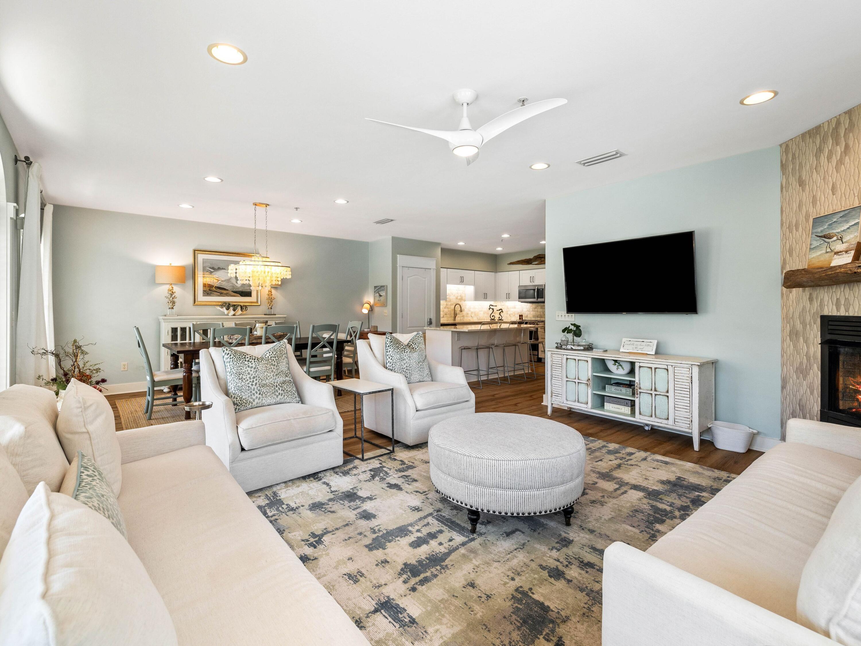 SEAVIEW VILLAS - Residential