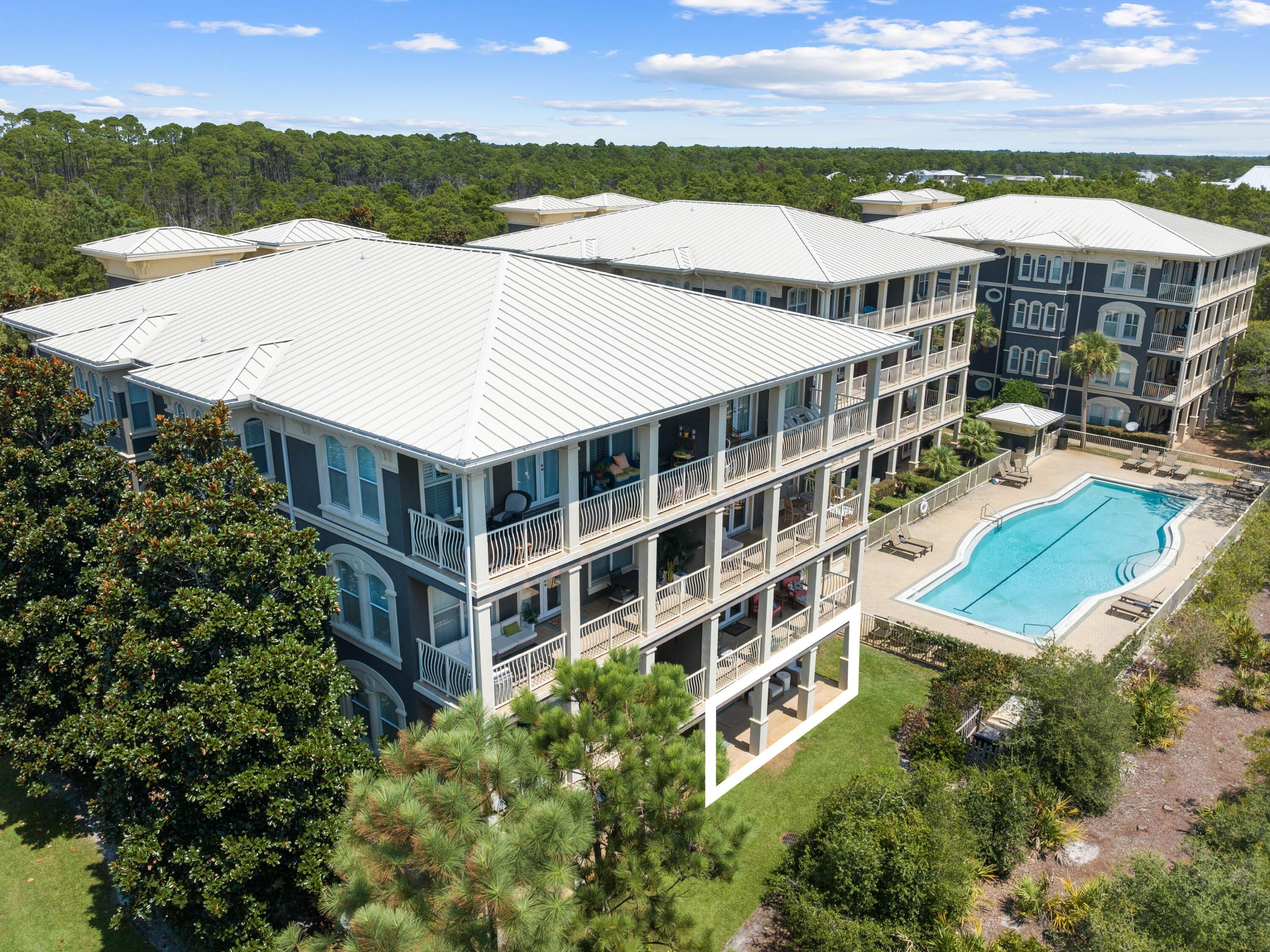 SEAVIEW VILLAS - Residential
