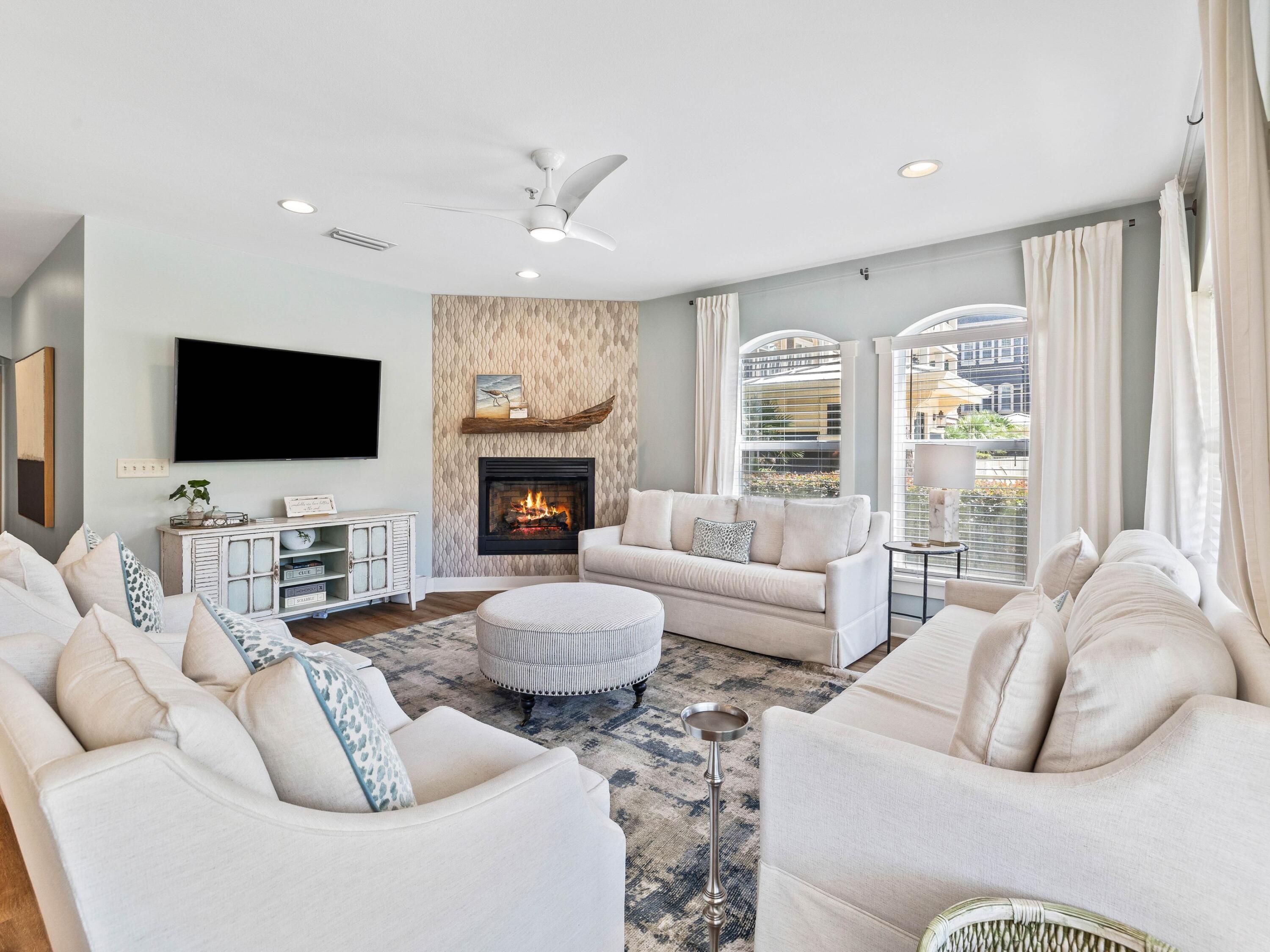 SEAVIEW VILLAS - Residential