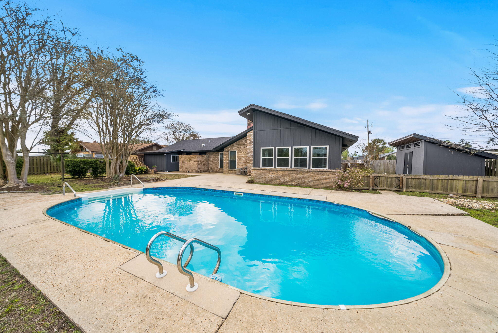 BAYWOOD SHORE ESTATES - Residential