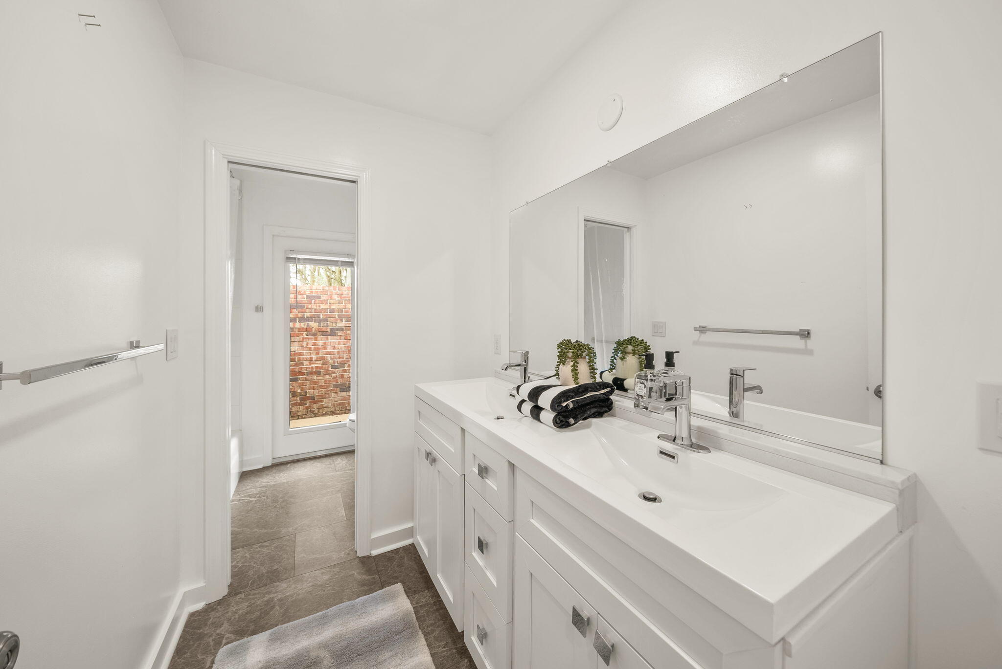 BAYWOOD SHORE ESTATES - Residential