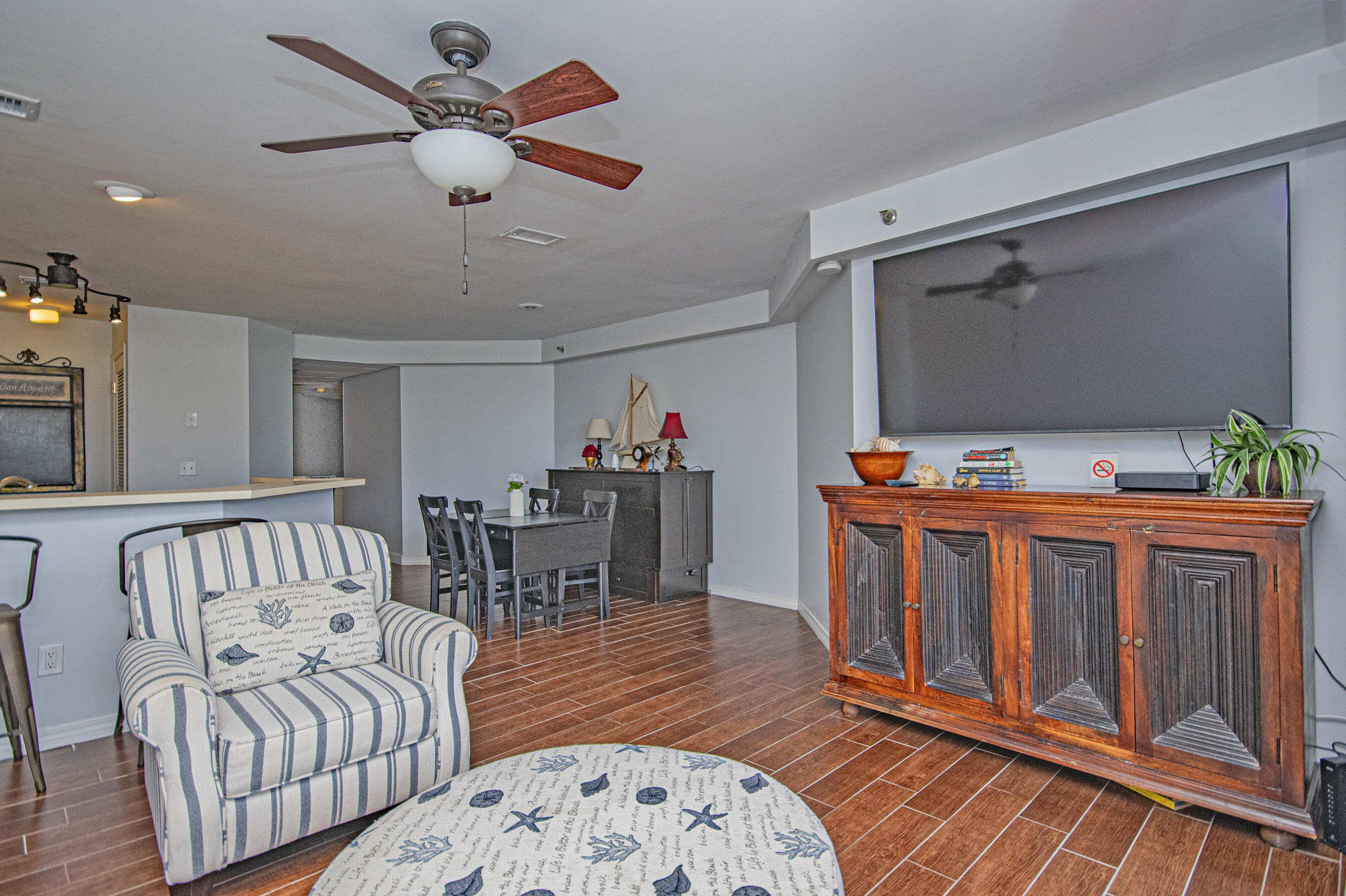 EMERALD ISLE - Residential