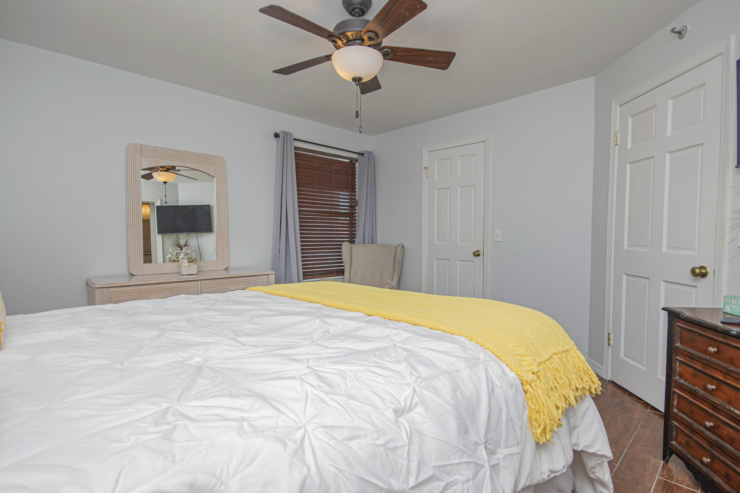 EMERALD ISLE - Residential