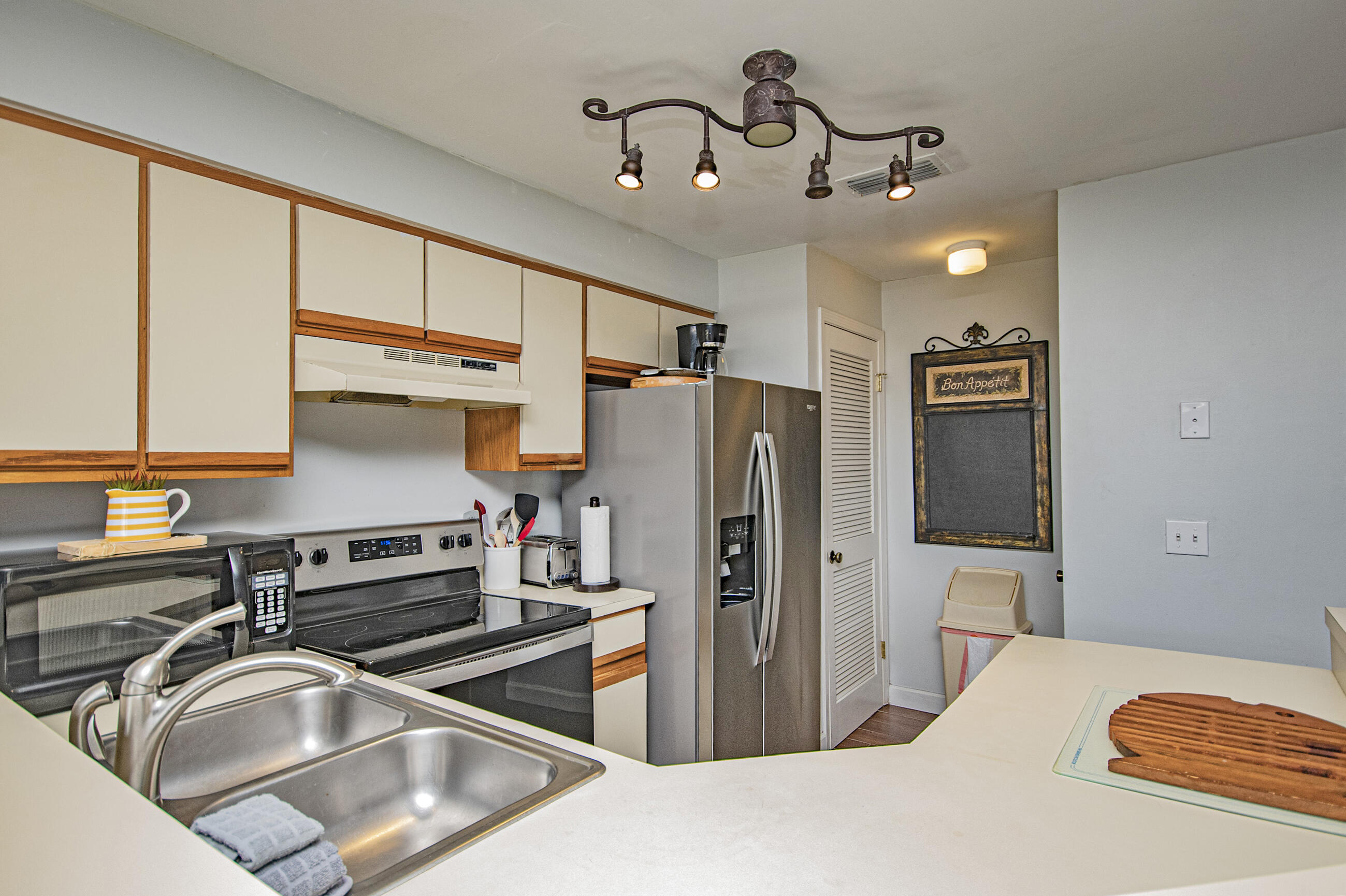 EMERALD ISLE - Residential