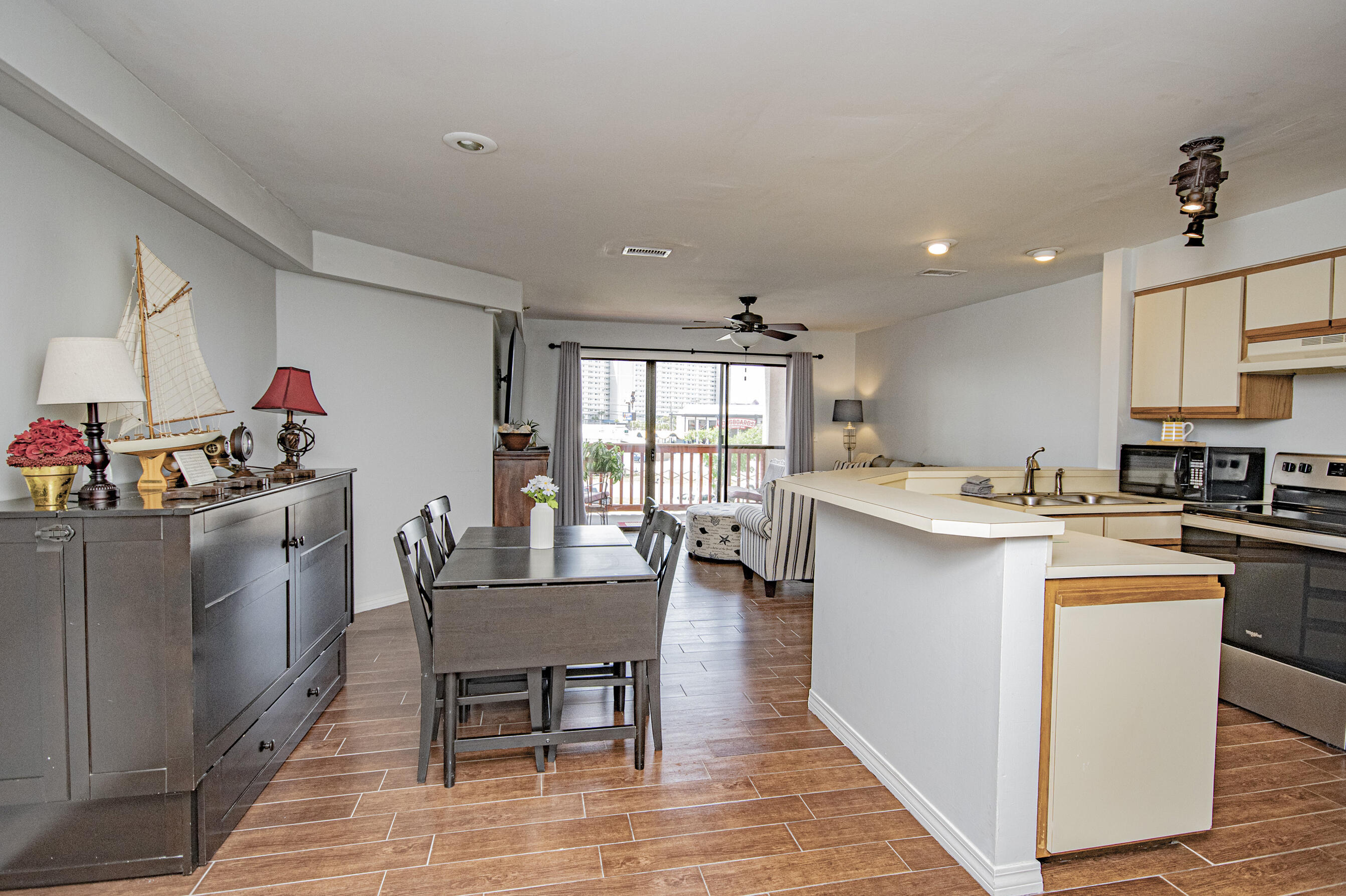 EMERALD ISLE - Residential