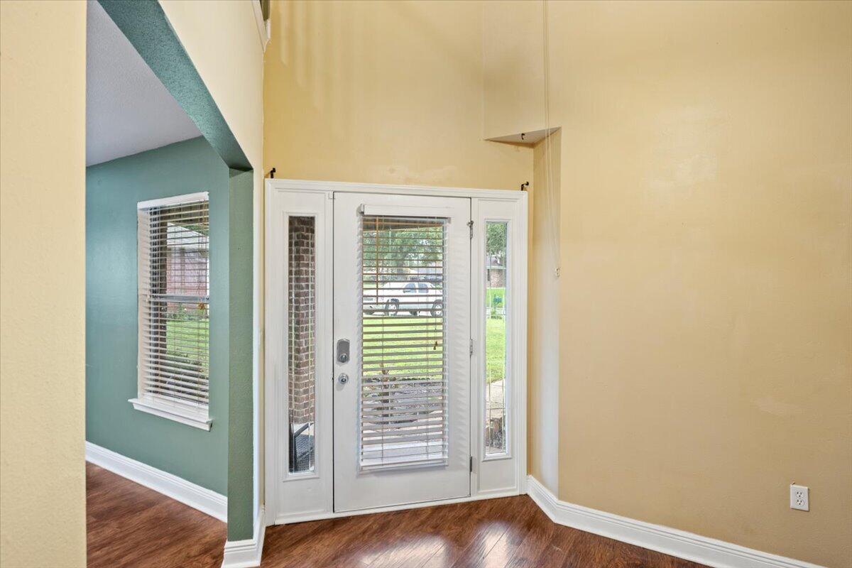 2883 Dunsmuir Drive