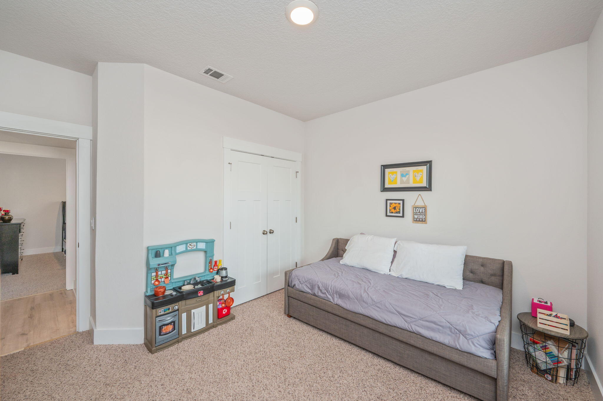 HILLWOOD ESTATES - Residential