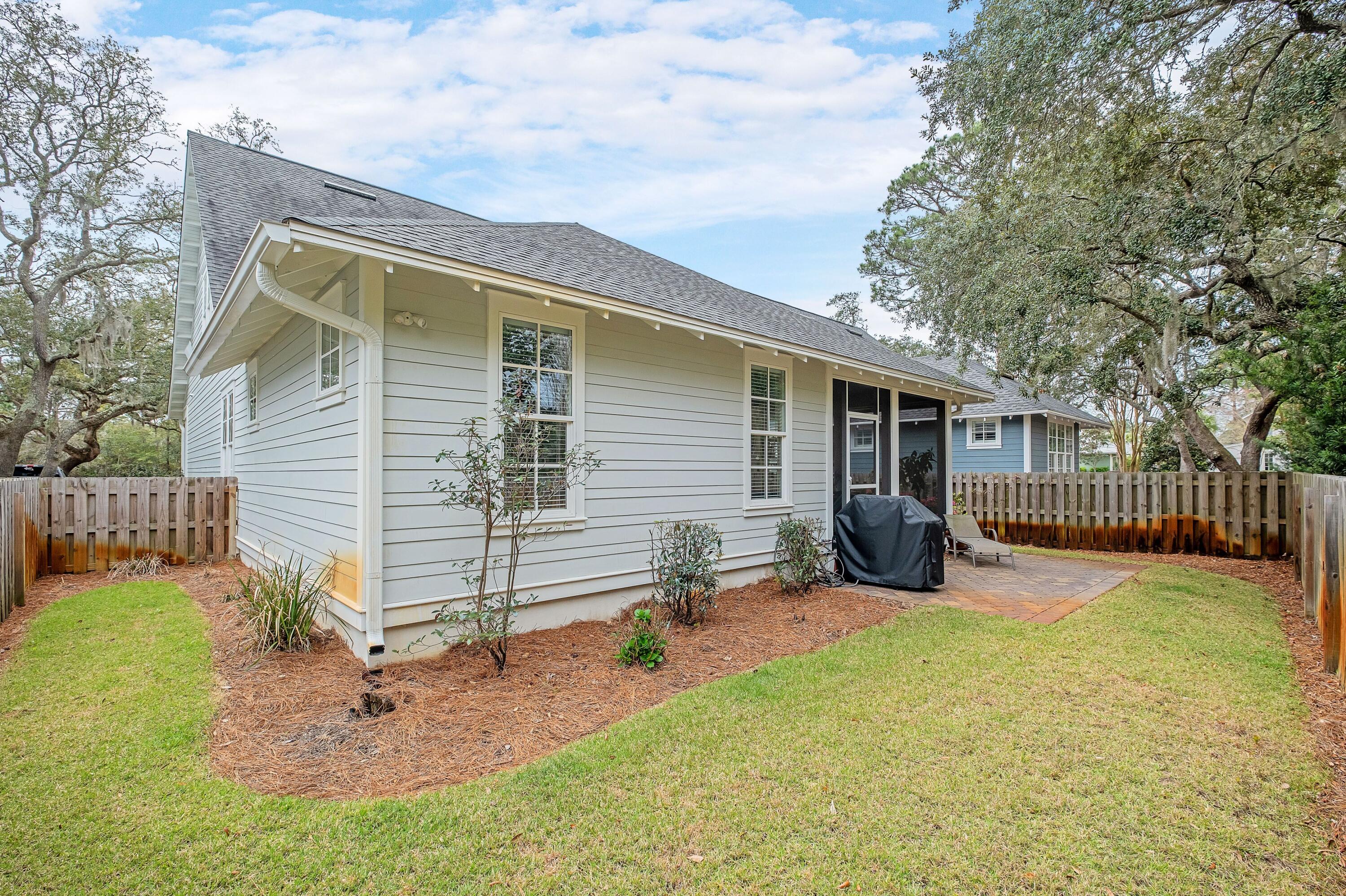 CARSON OAKS - Residential