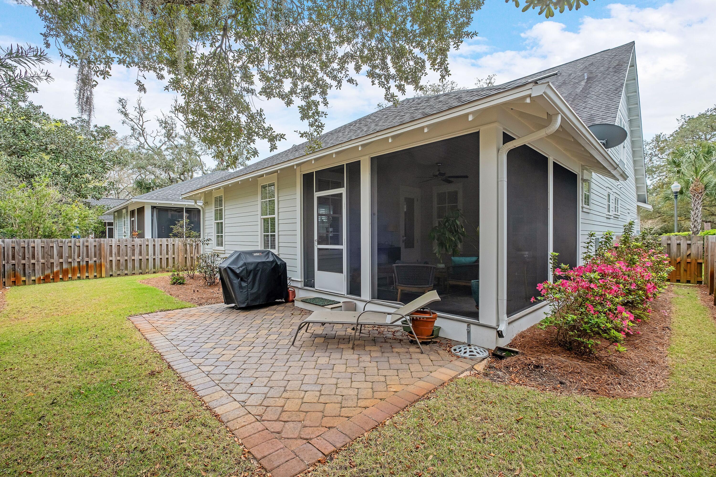 CARSON OAKS - Residential