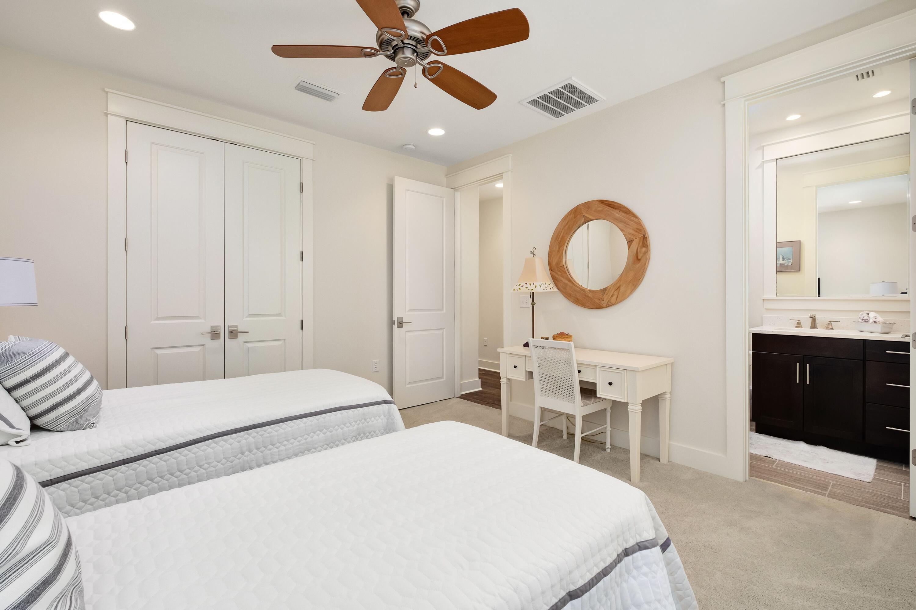 CARSON OAKS - Residential