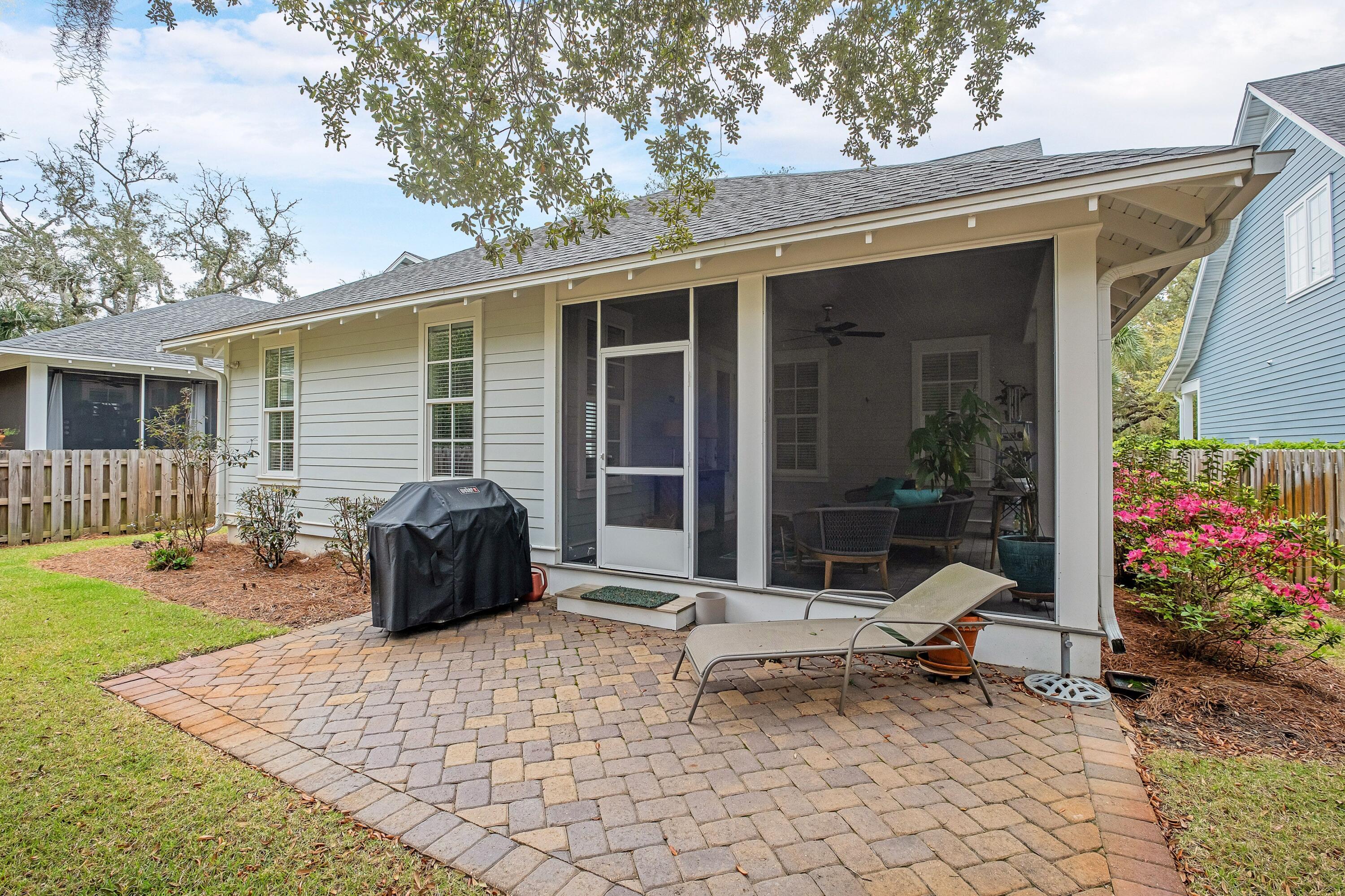 CARSON OAKS - Residential